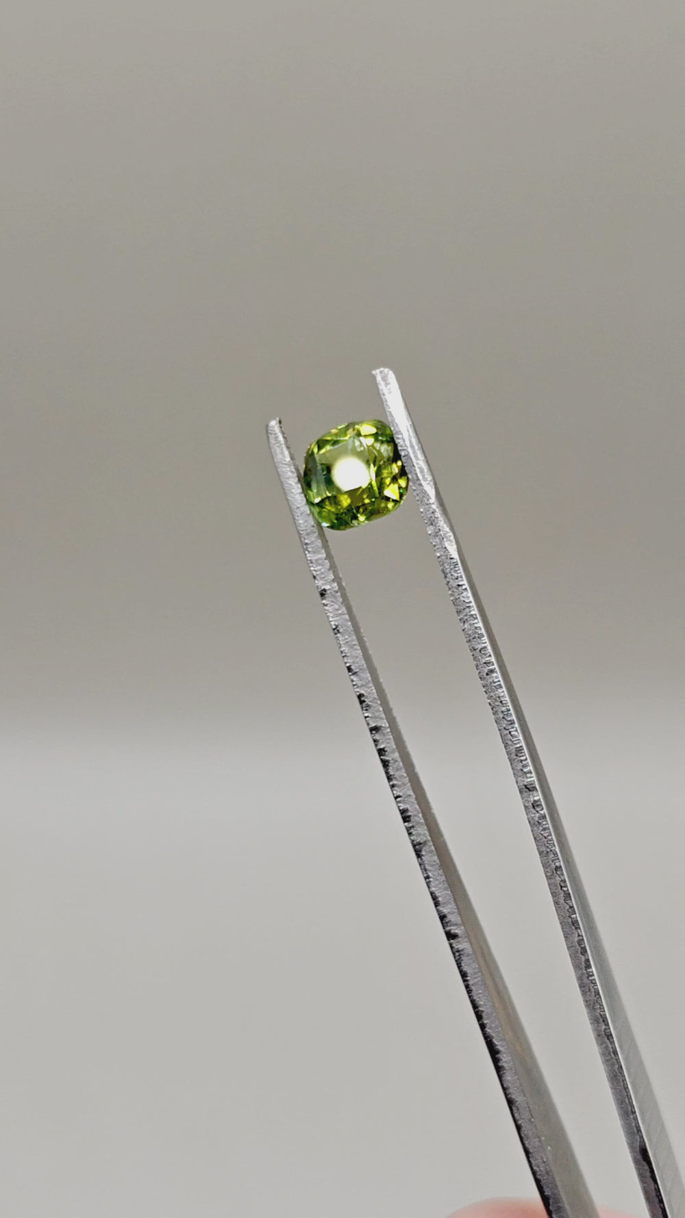 天然トルマリン — 2.13 ct — クッション