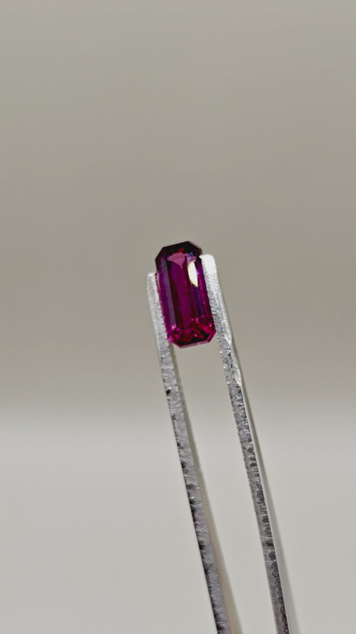 Rodolita natural 2,73 ct Octagonal