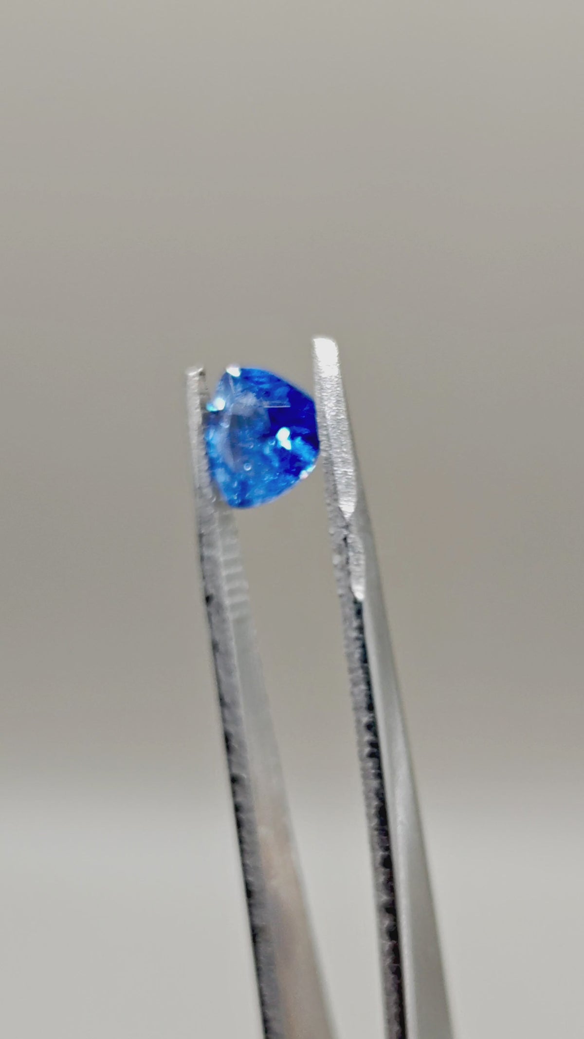 Natural Ceylon Cornflower Blue Sapphire 1.81 ct Triangular
