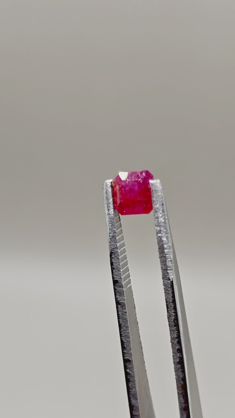 Rubí natural sin calentar — 0,84 ct — Octagonal