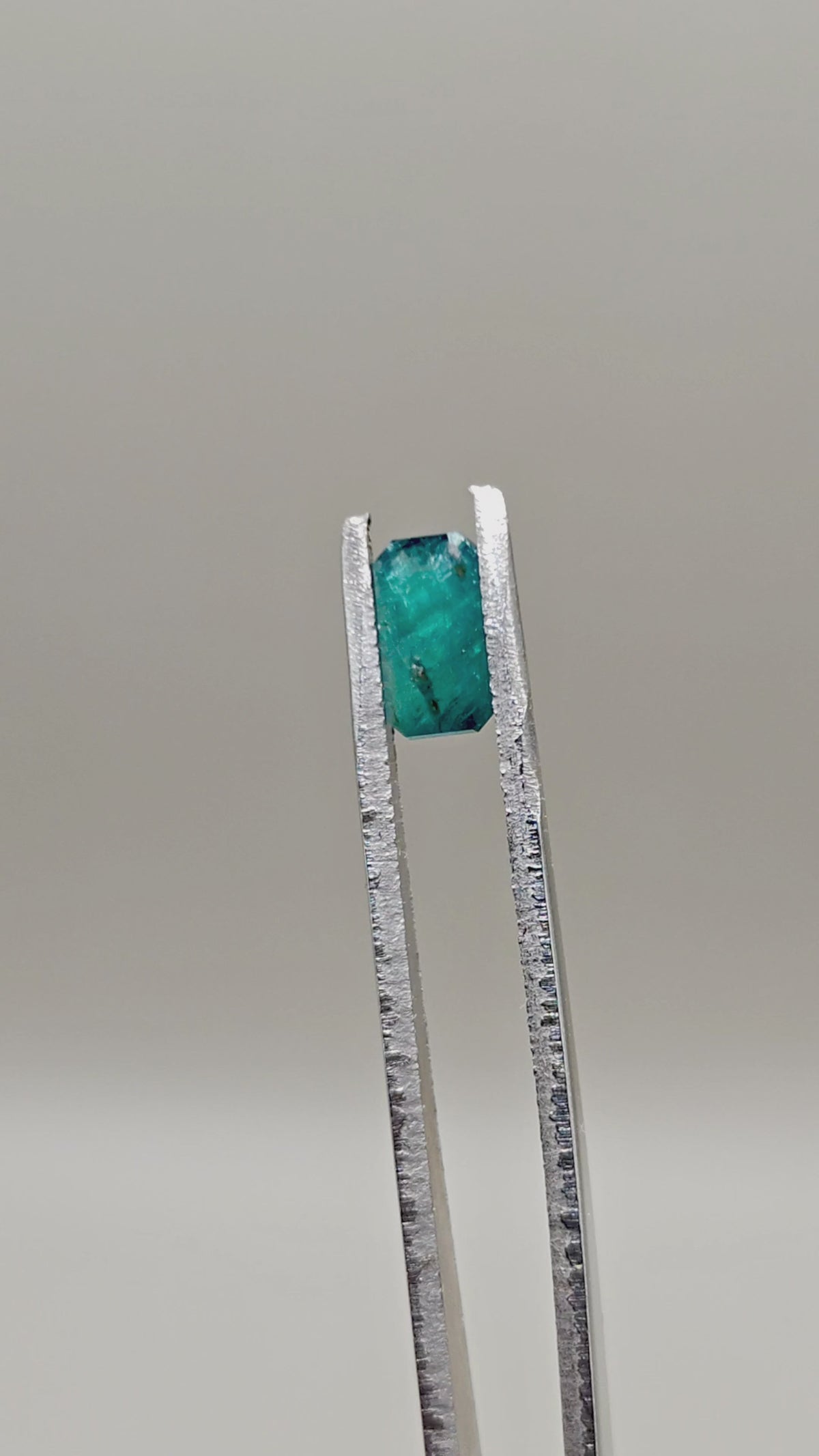 Natürlicher Grandidierit 0,98 ct Oktogonal