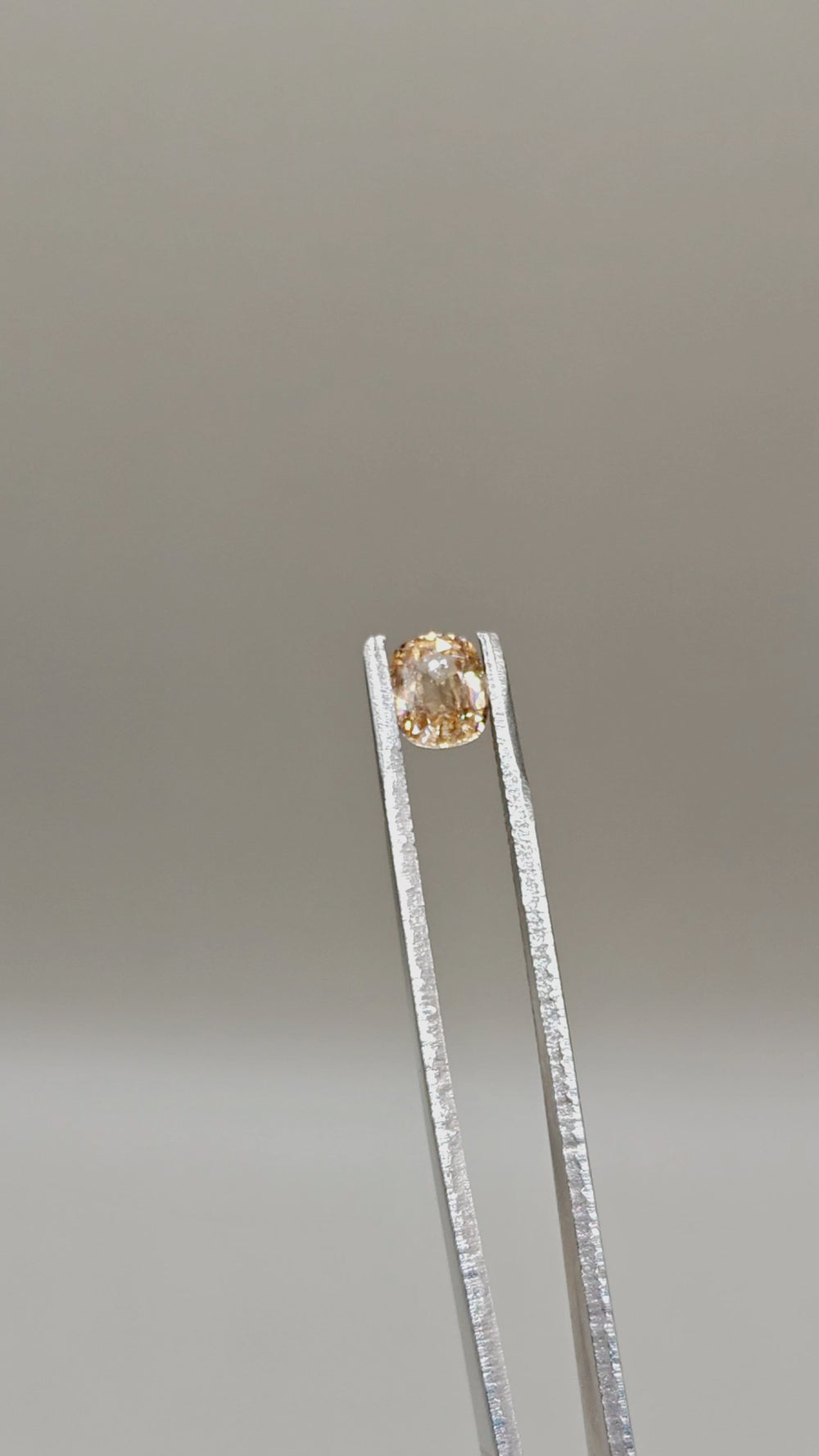 Zircon naturel — 1,61 ct — Coussin
