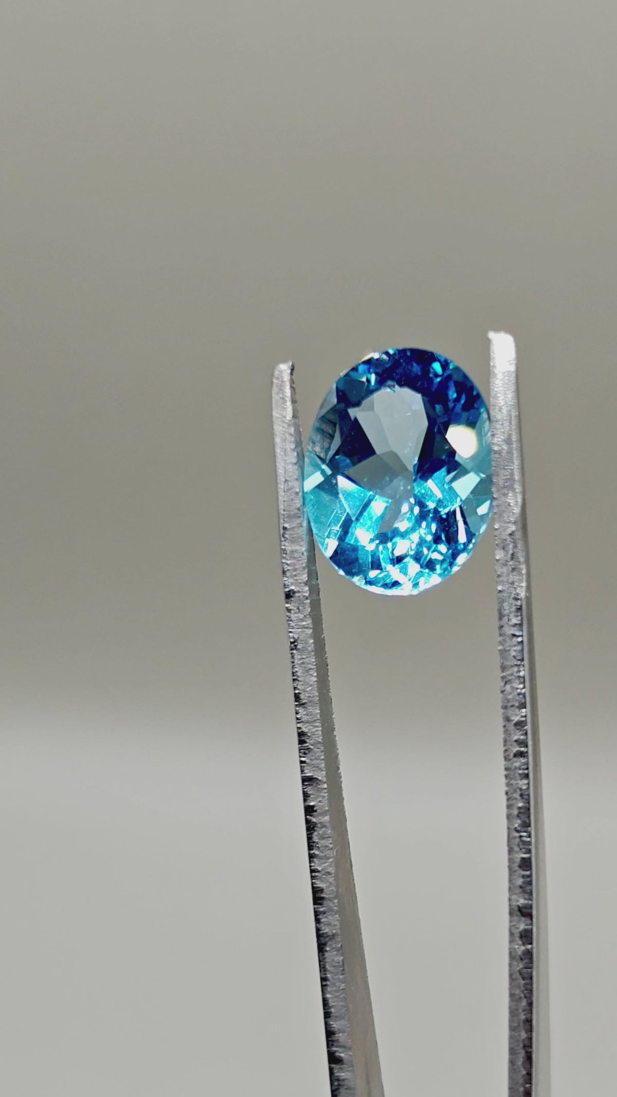 Natural Swiss Blue Topaz (Irradiated) 7.48 ct Oval