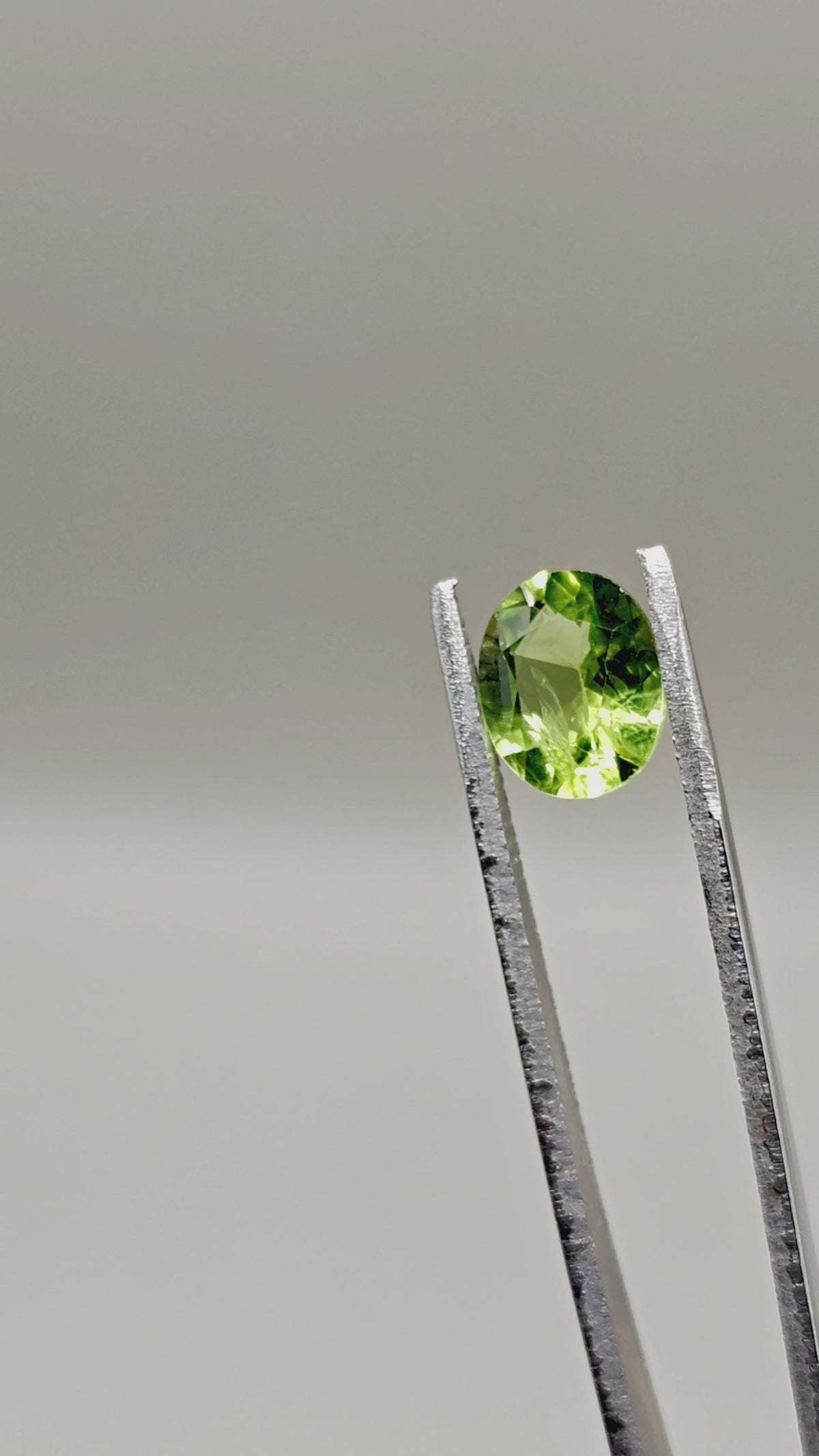 Naturligt peridotpar 2,91 ct + 2,91 ct Oval