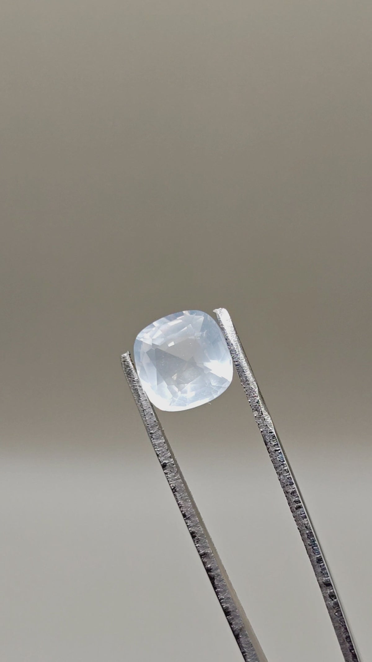Cuarzo lechoso natural 3,88 ct Cojín