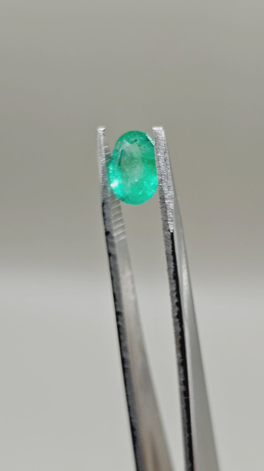 Natural Emerald — 1.95 ct — Oval