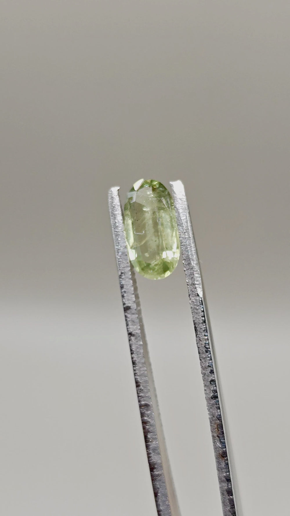 Natürlicher unerhitzter Saphir — 1,69 ct — Oval