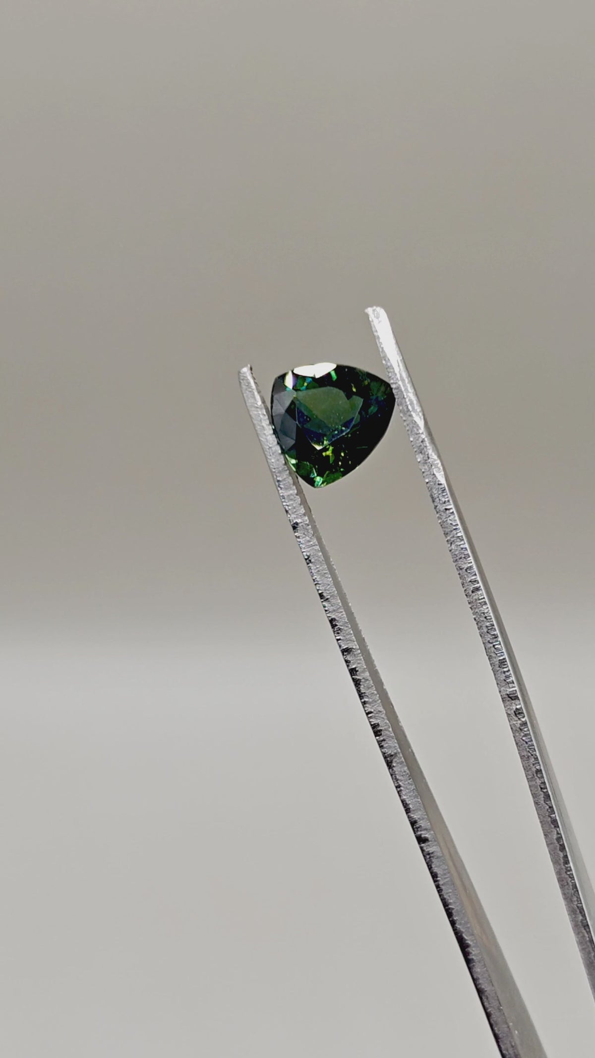 天然トルマリン 2.87 ct トリリアント