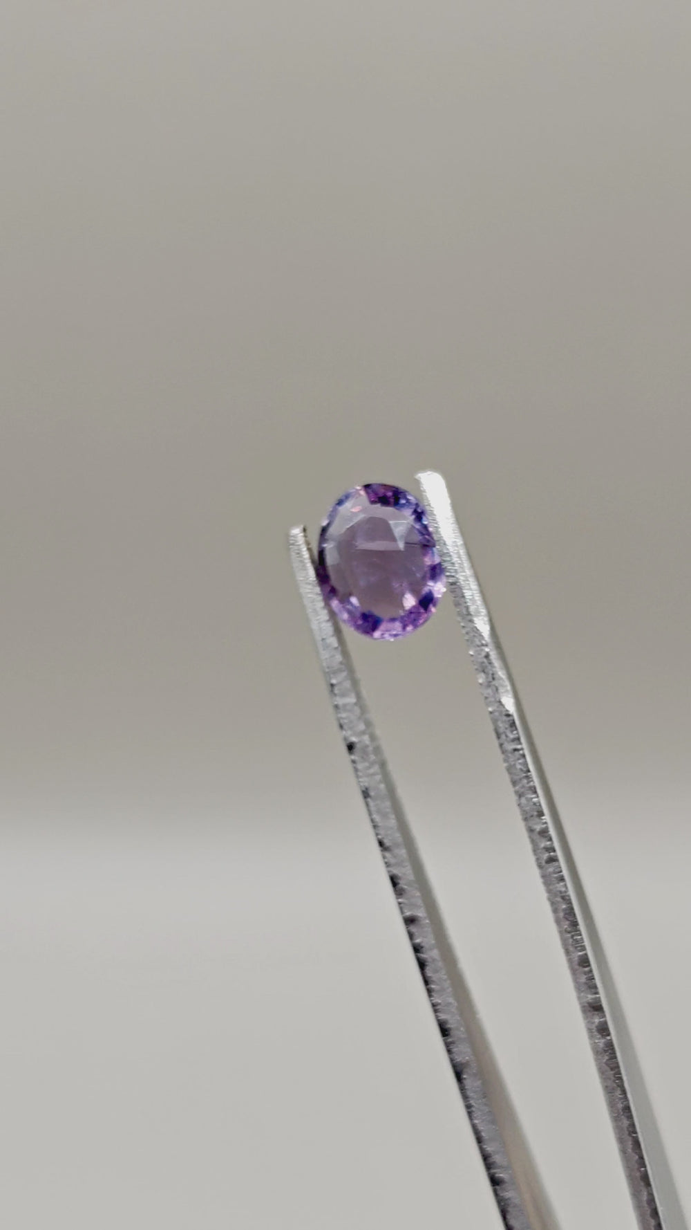 Natürlicher Fluorit mit Farbwechsel — 1,94 ct — Oval