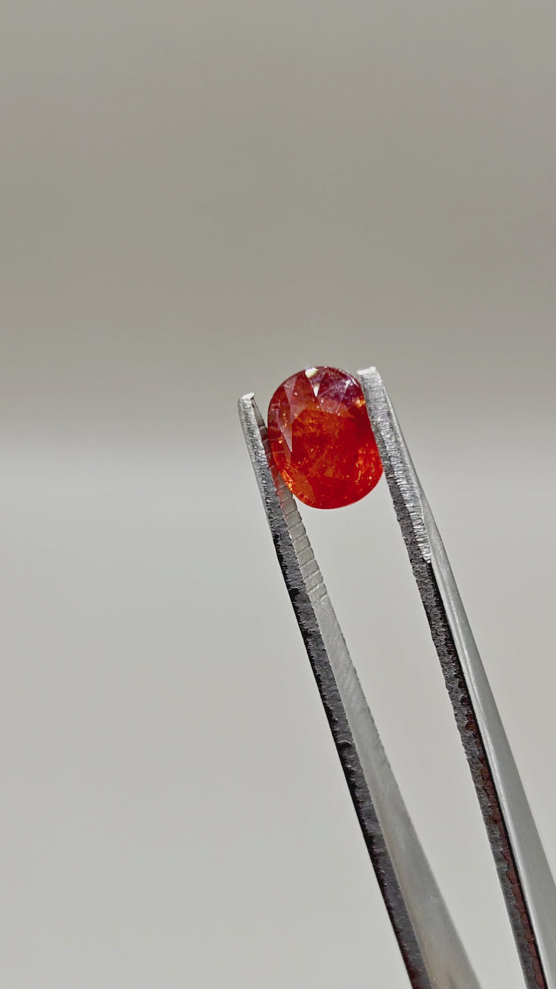 Naturlig spessartin — 3,24 ct — Kuddslipad