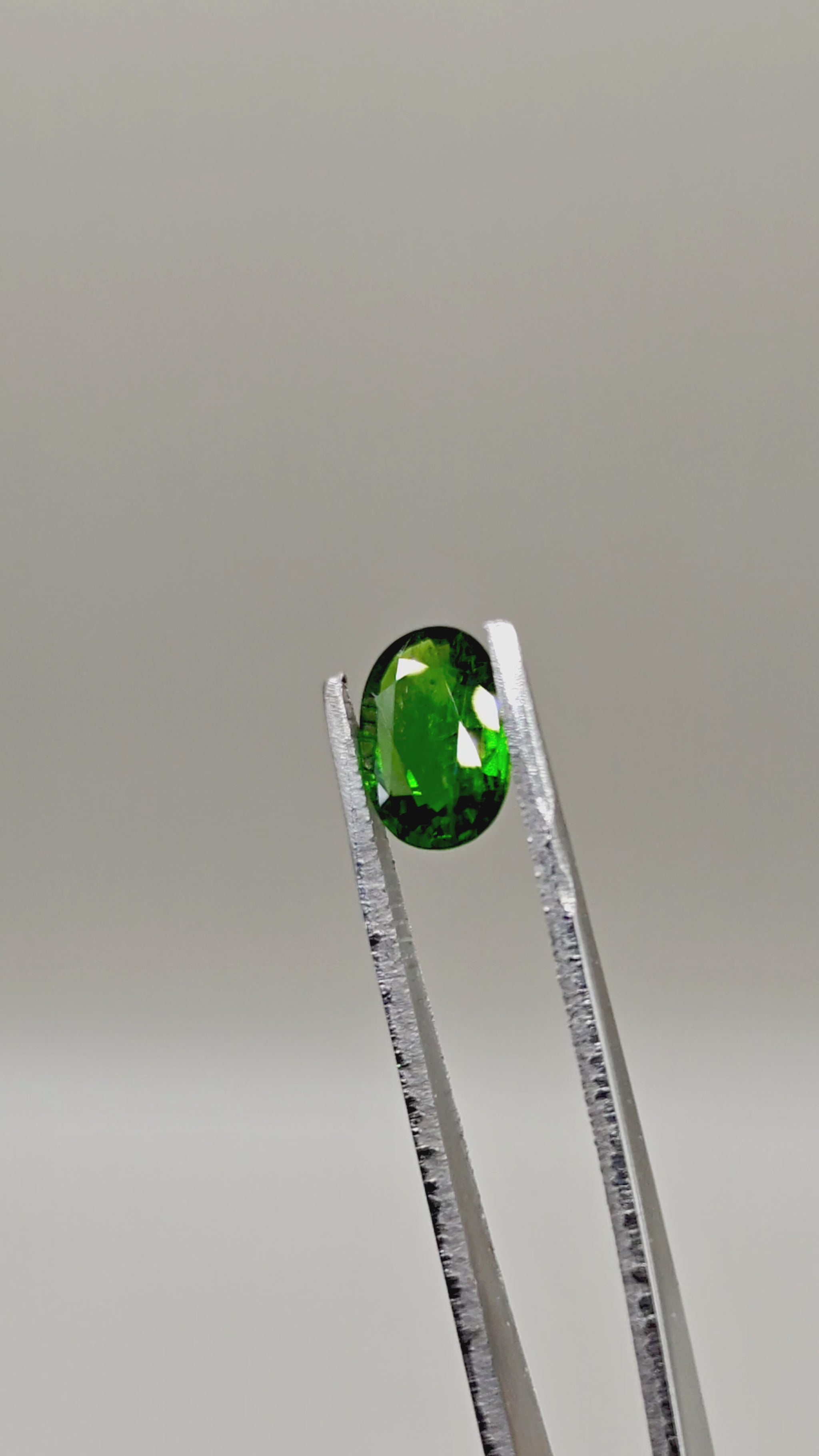 Natural Chrome Diopside 2.38 ct Oval – video