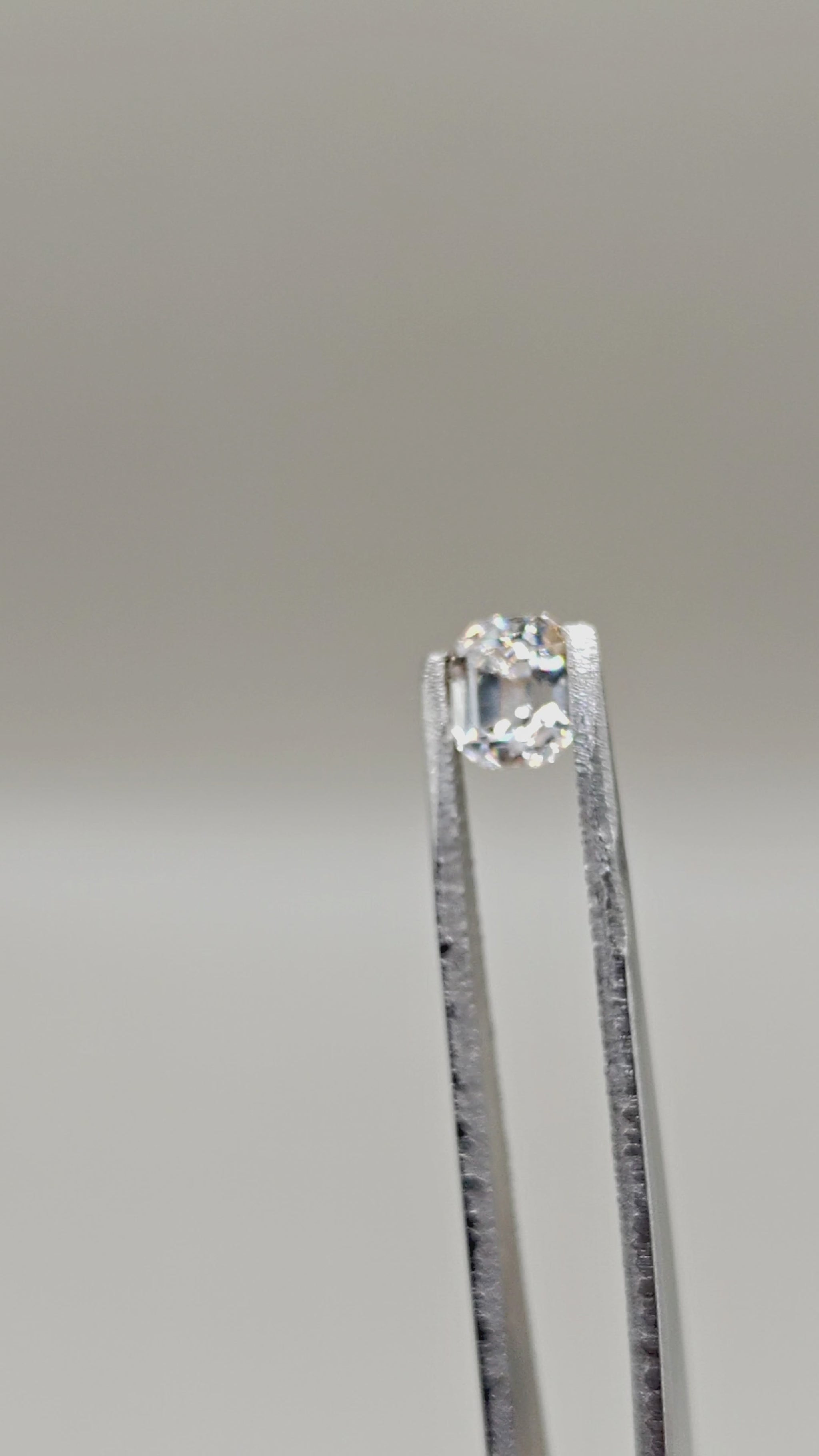 Natural Zircon 1.56 ct Octagonal – video