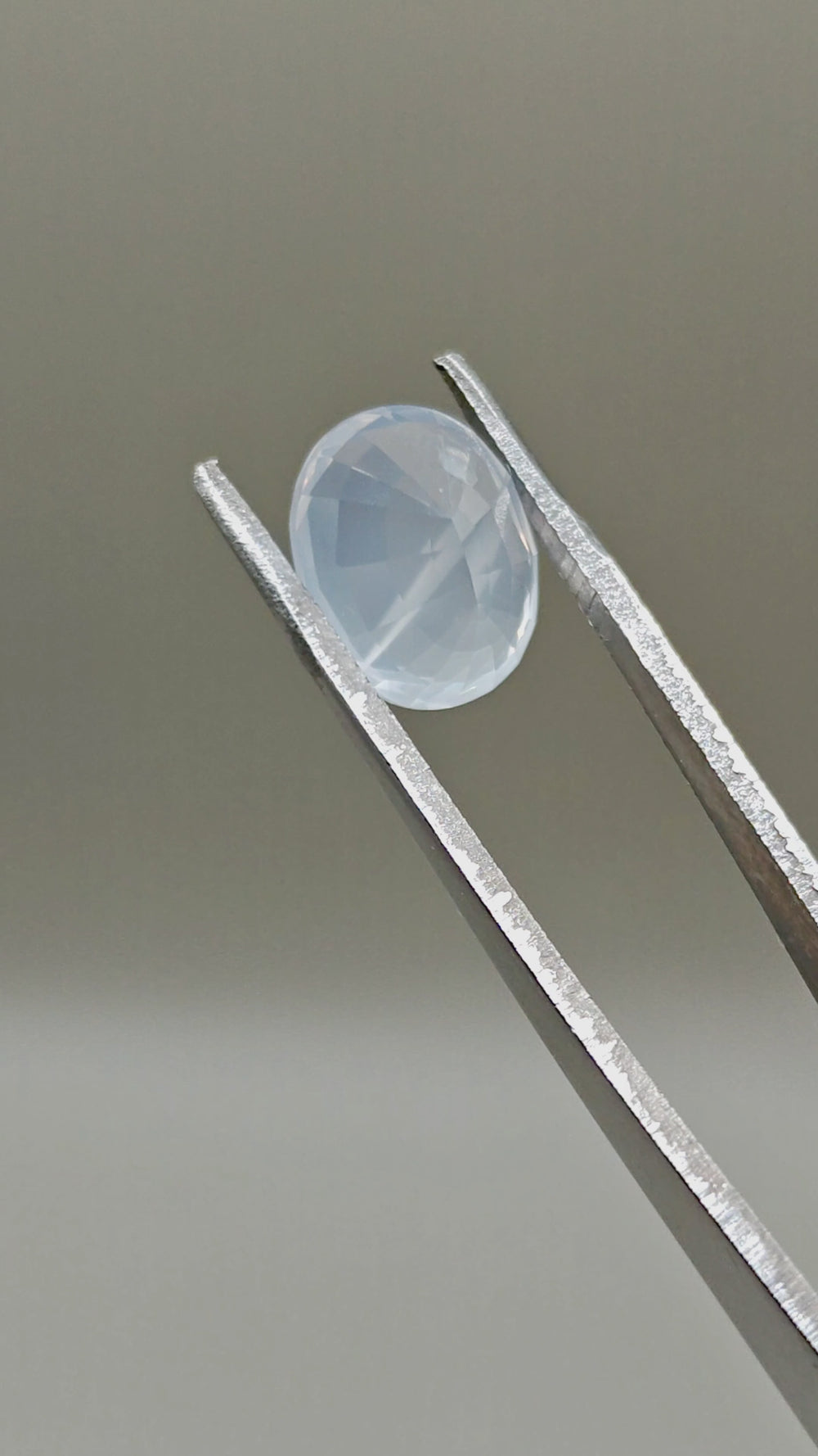 Natural Milky Quartz 5.95 ct Oval – video 2
