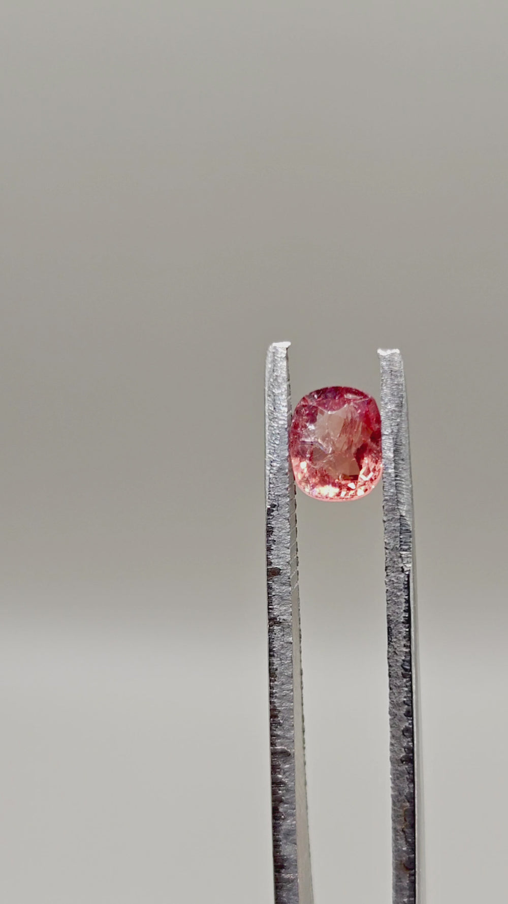 Natural Burmese Spinel 0.97 ct Cushion – video