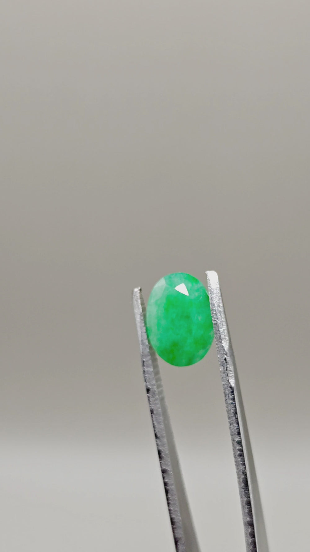 Natural Burmese Jadeite Type A 2.82 ct Oval – video