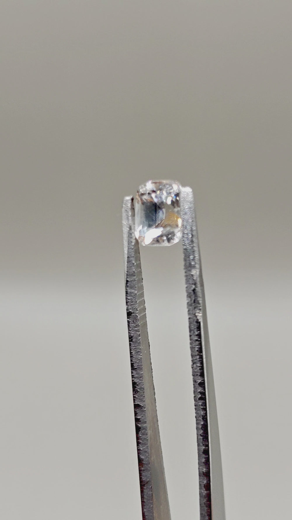 Natural Zircon 1.99 ct Cushion – video