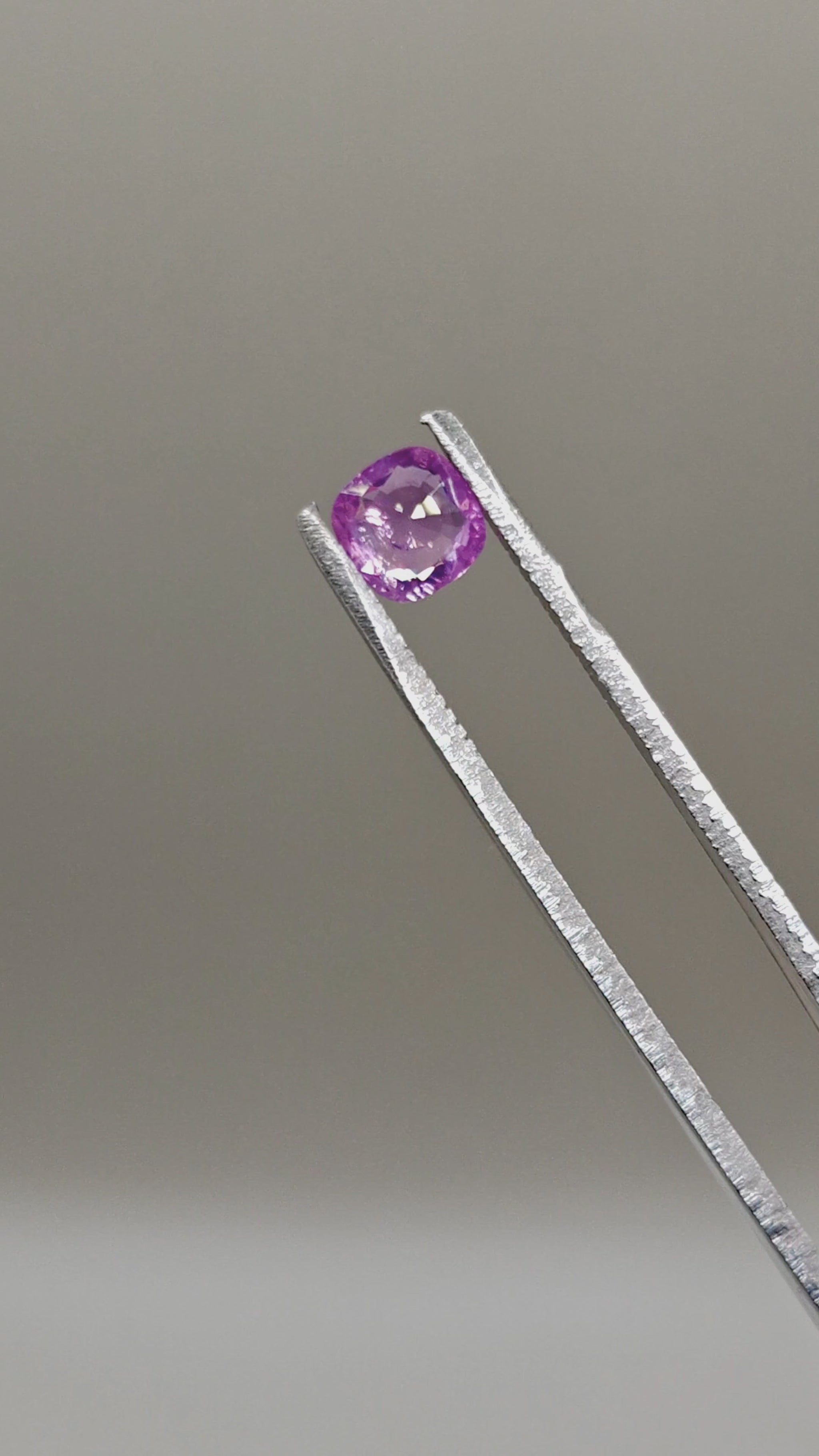 Natural Unheated Padparadscha Sapphire 1.00 ct Cushion – video 2