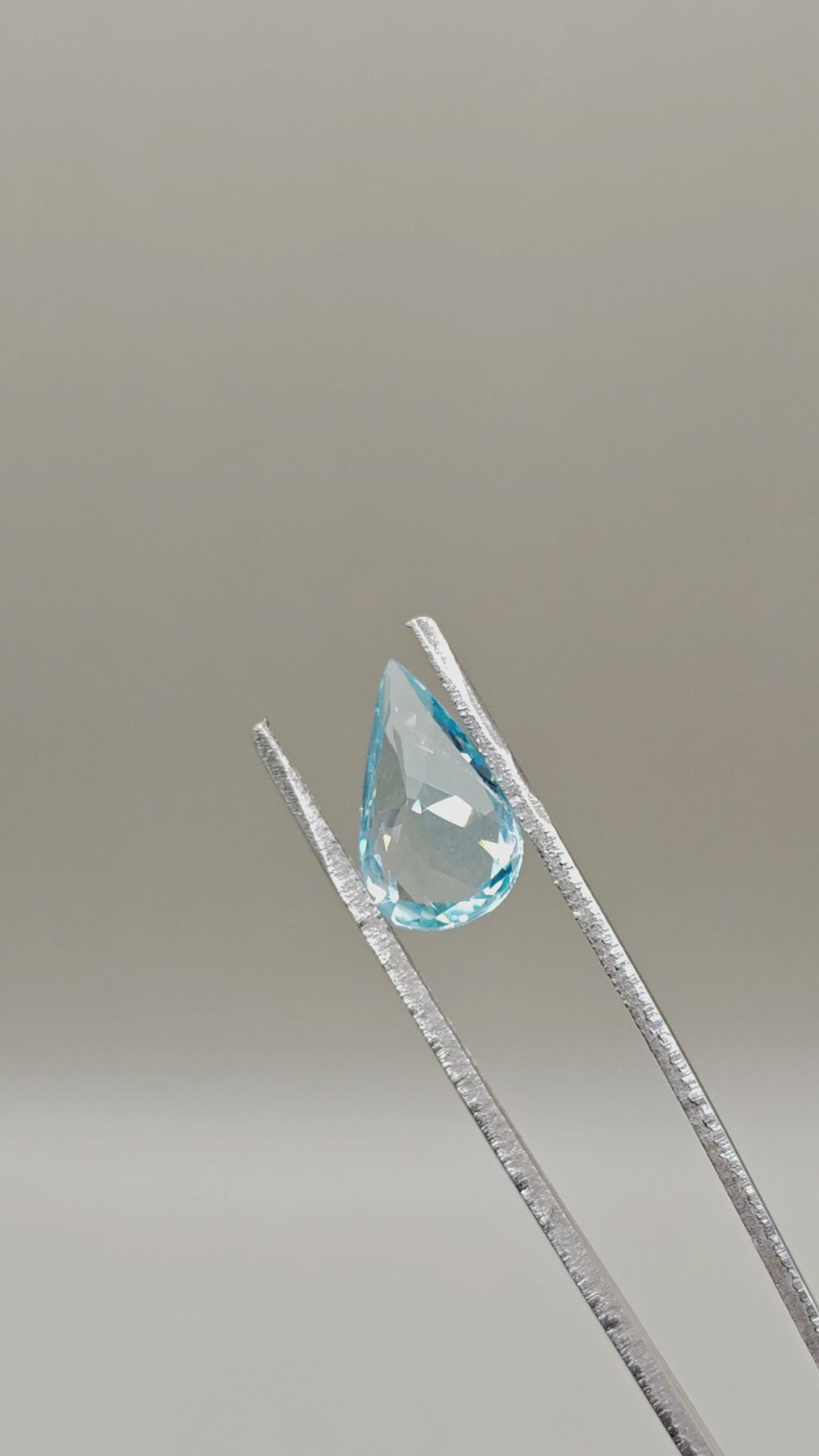 Natural Aquamarine 4.18 ct Pear – video 2