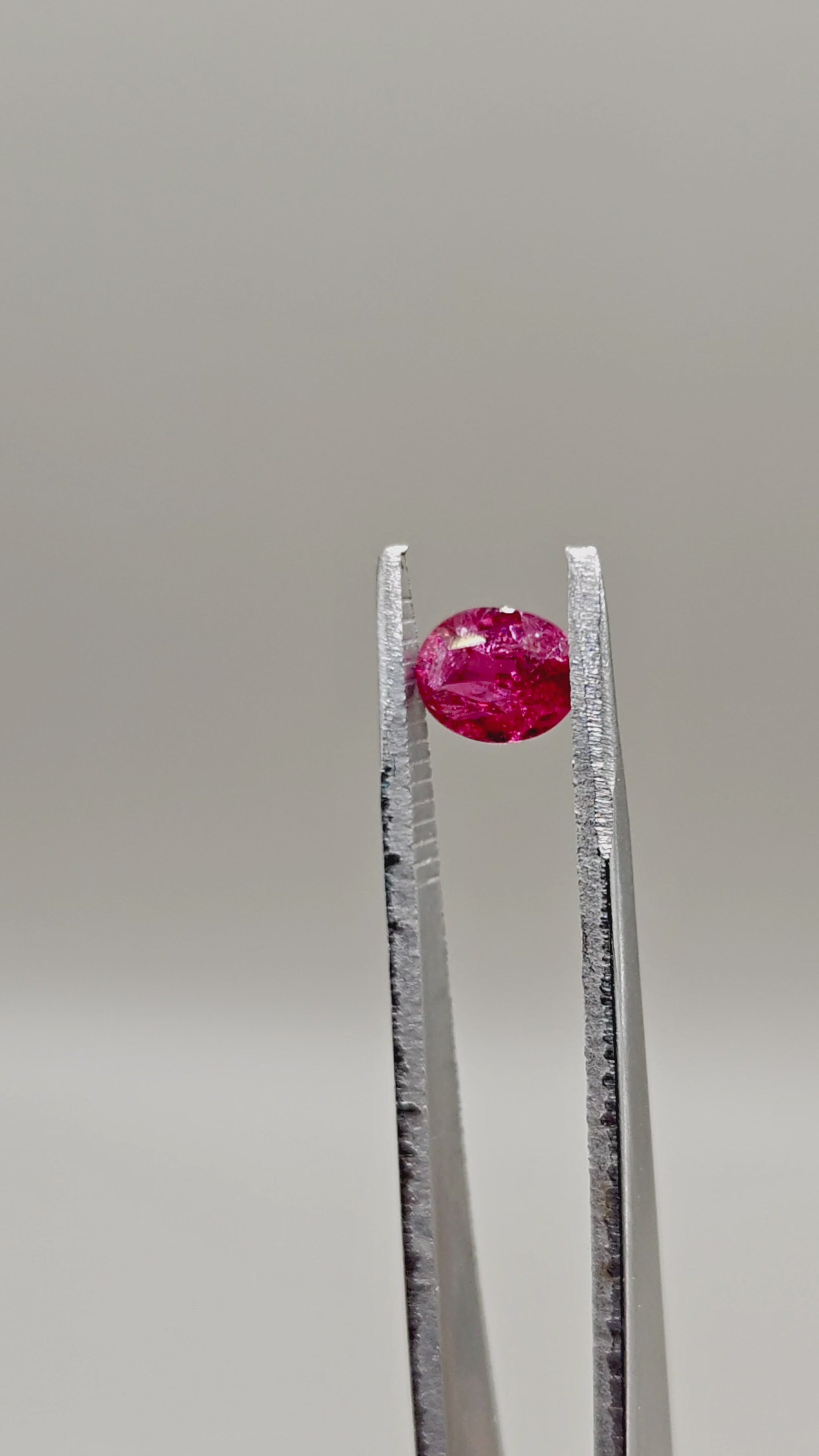 Natural Burmese Spinel 1.03 ct Oval – video 2