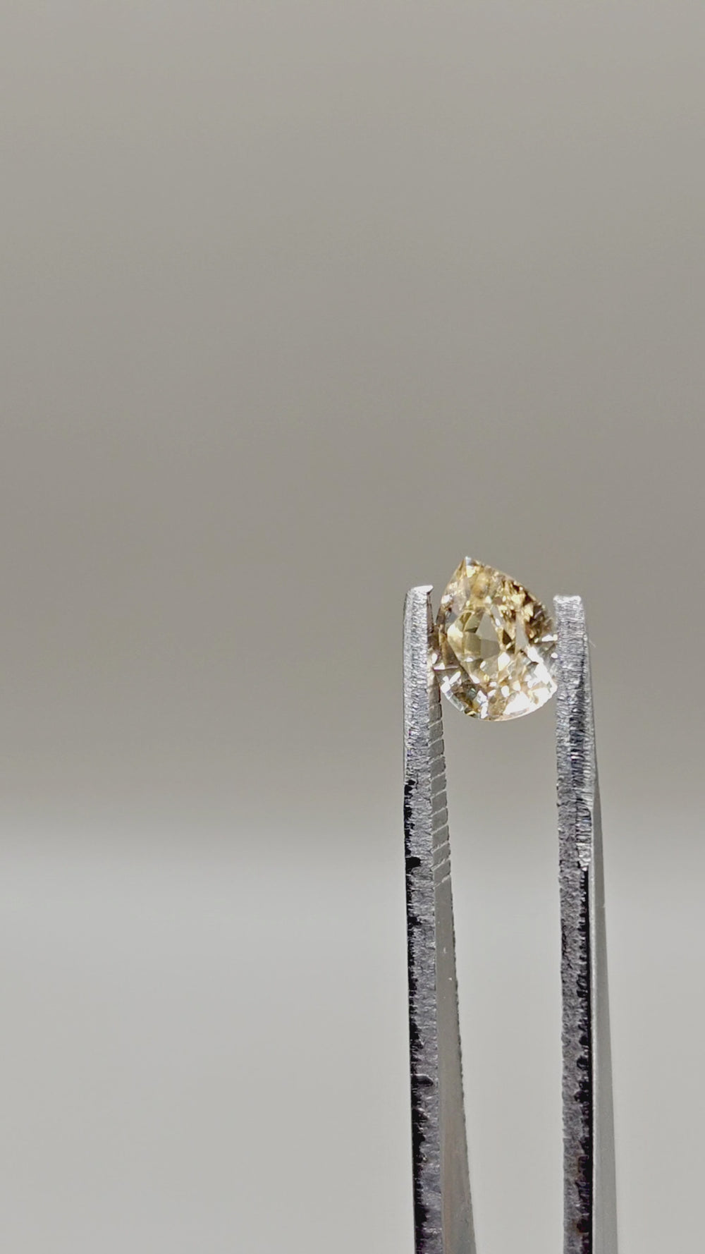 Natural Zircon 1.63 ct Pear – video