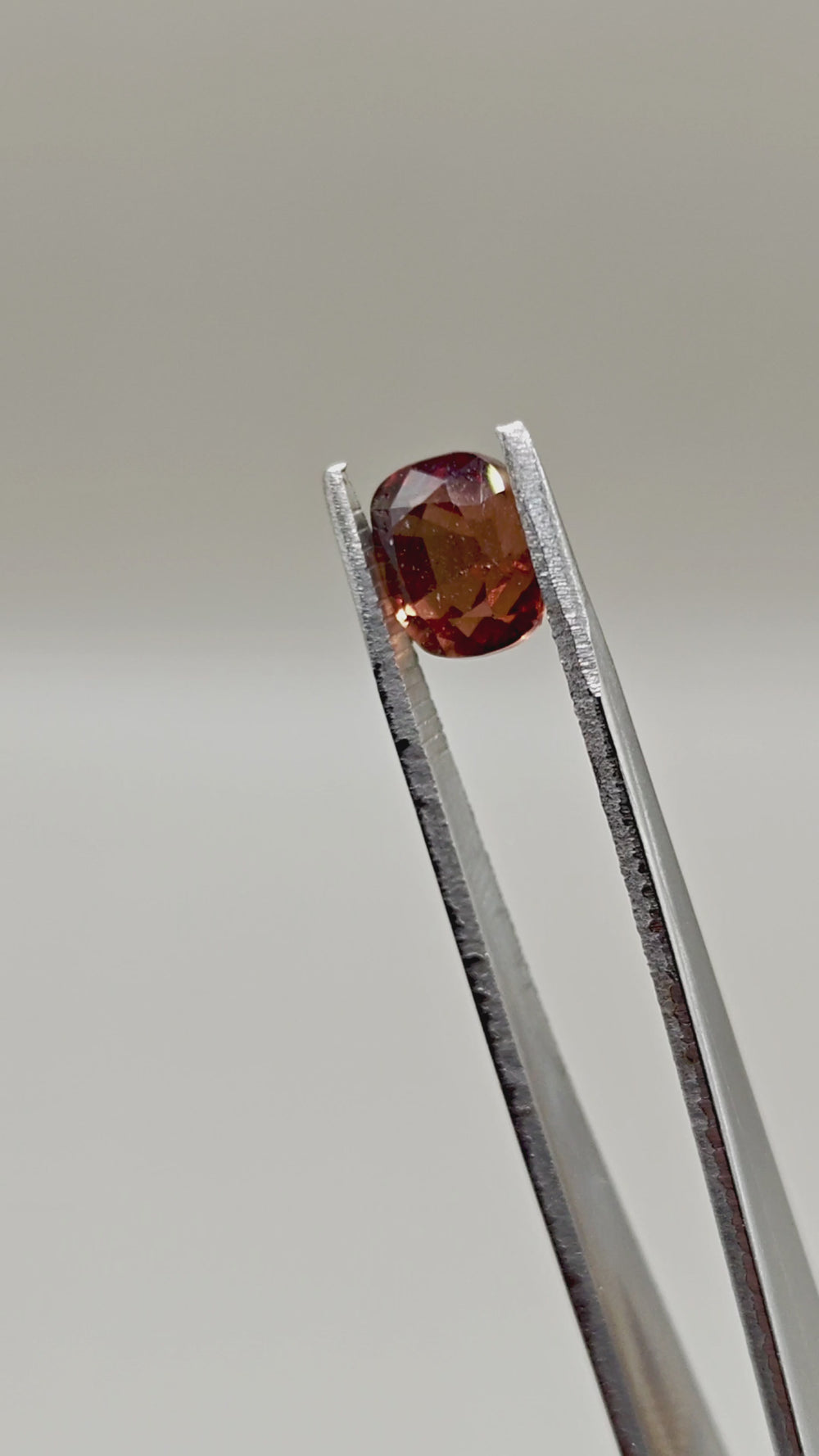 Natural Spessartite 4.65 ct Cushion – video