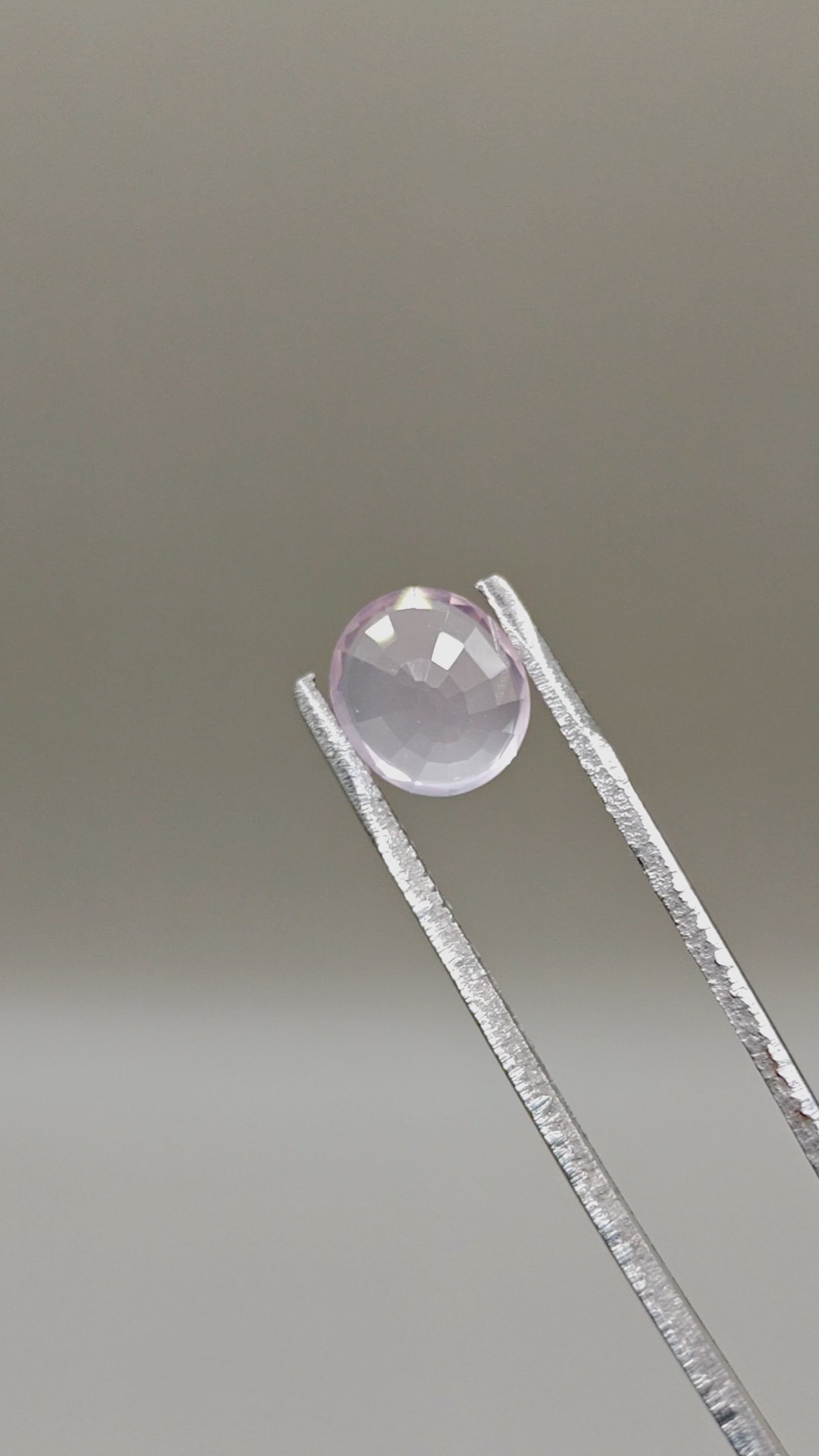 Natural Rose Quartz 3.01 ct Oval – video 2