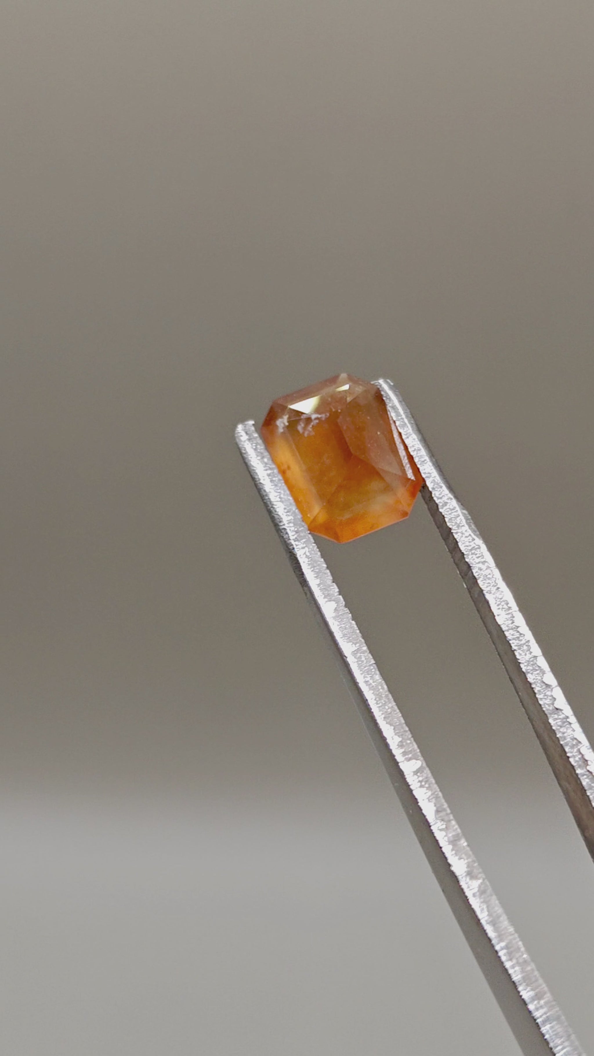 Natural Chalcedony 2.05 ct Octagonal – video