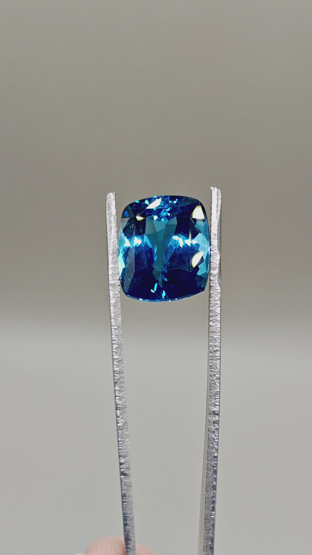 Natural London Blue Topaz (Irradiated) 14.79 ct Cushion – video