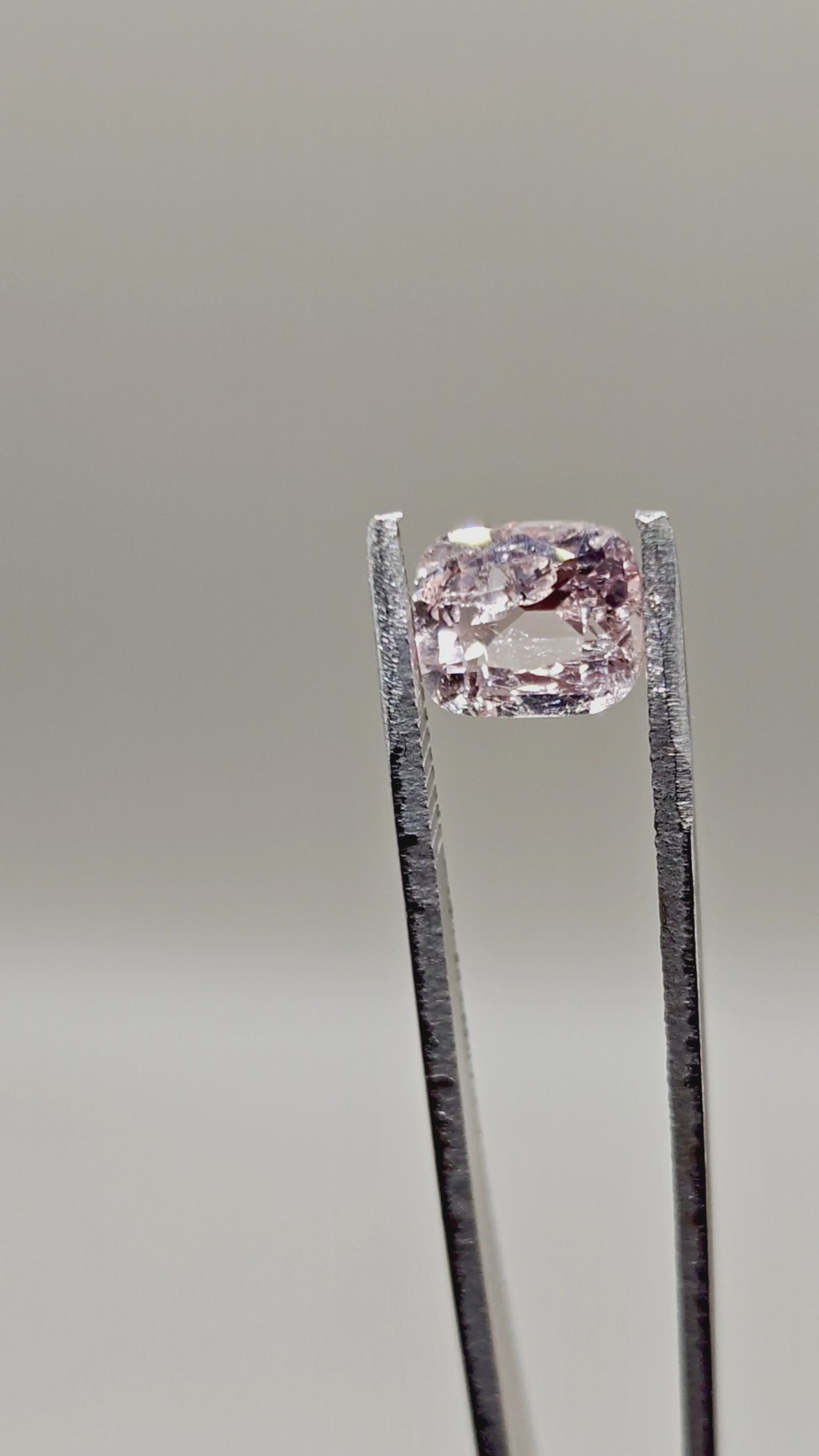 Natural Topaz 2.64 ct Cushion – video