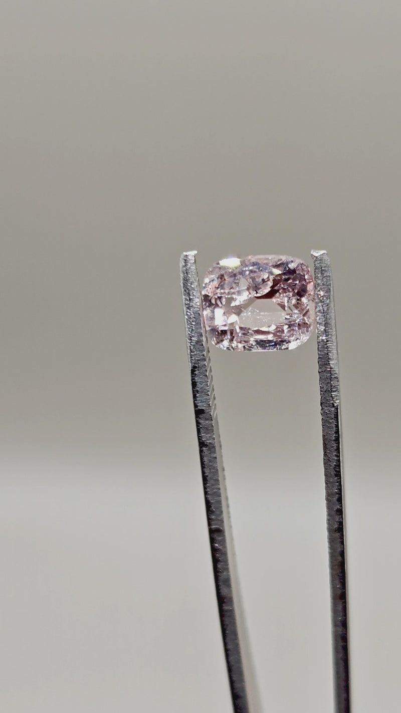Natural Topaz 2.64 ct Cushion – video