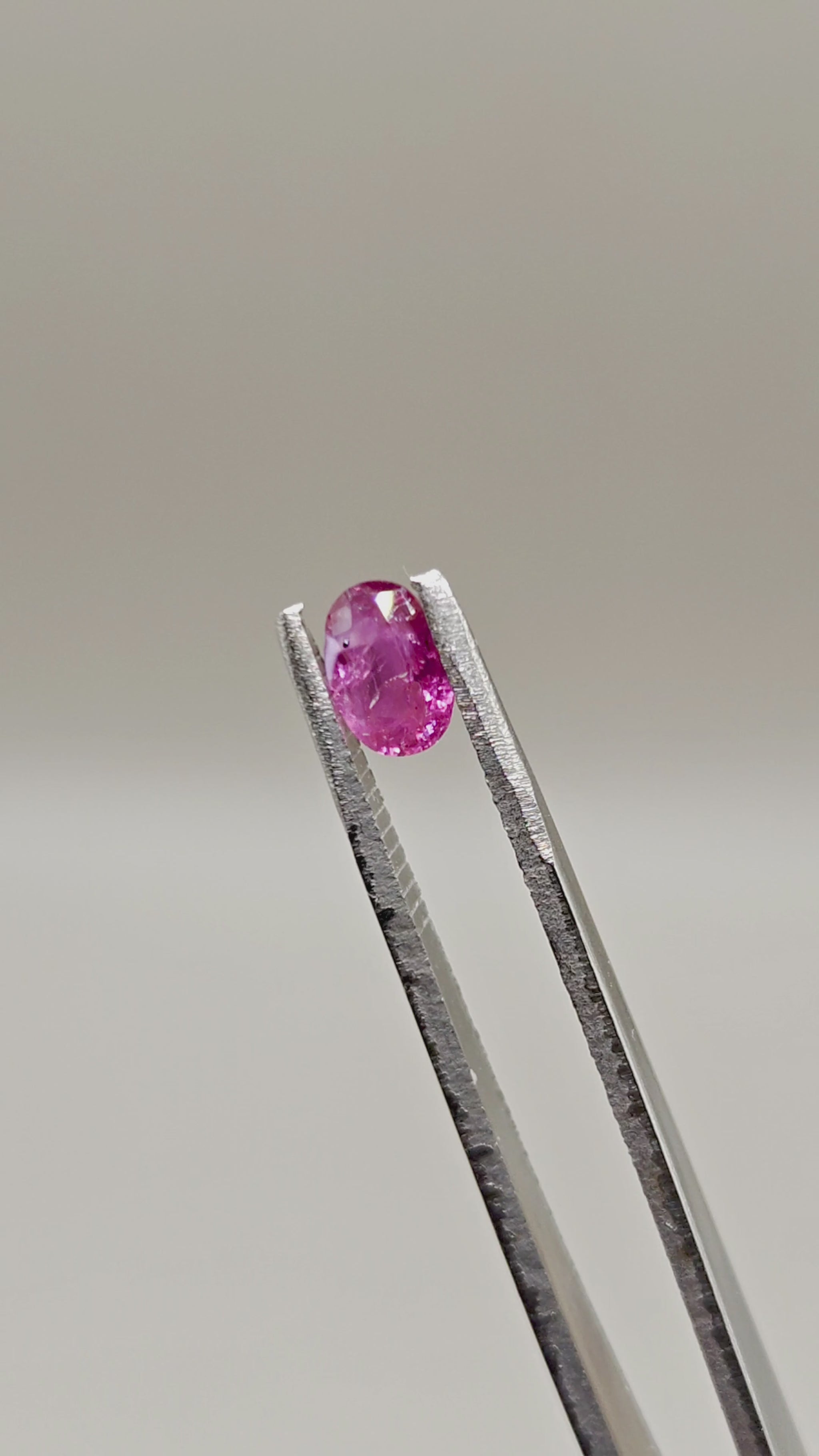 Natural Unheated Ruby 0.89 ct Oval – video