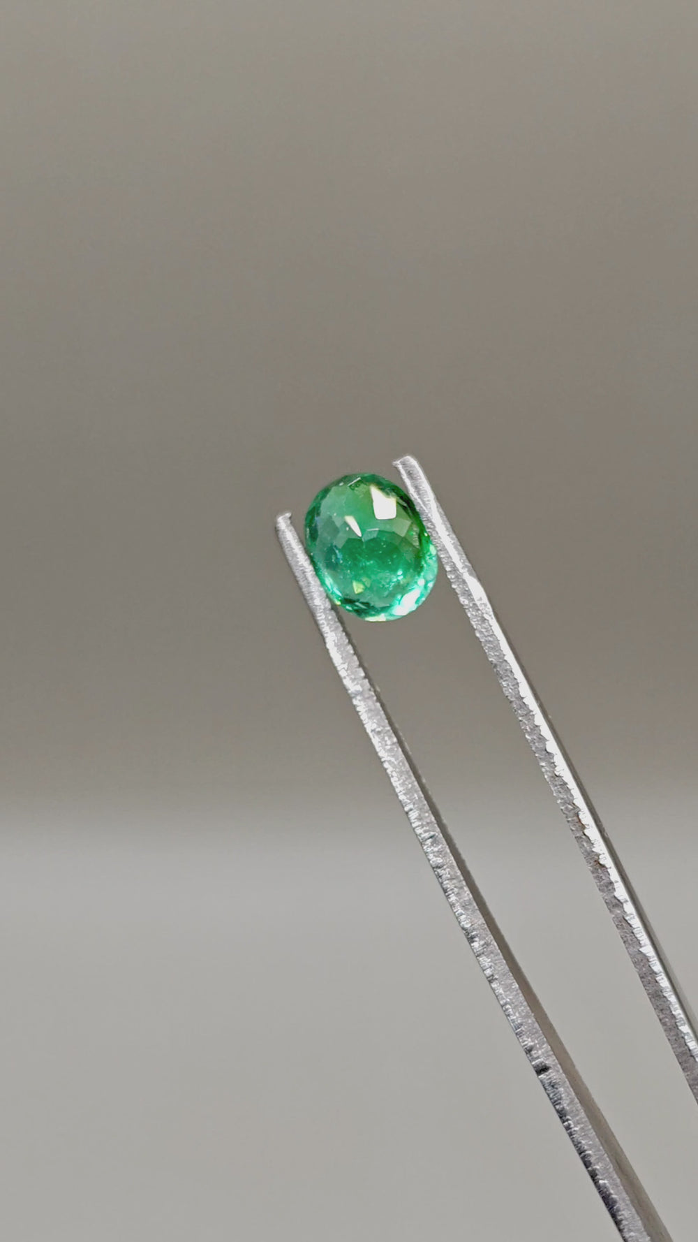 Natural Paraiba Tourmaline 2.32 ct Oval – video 2