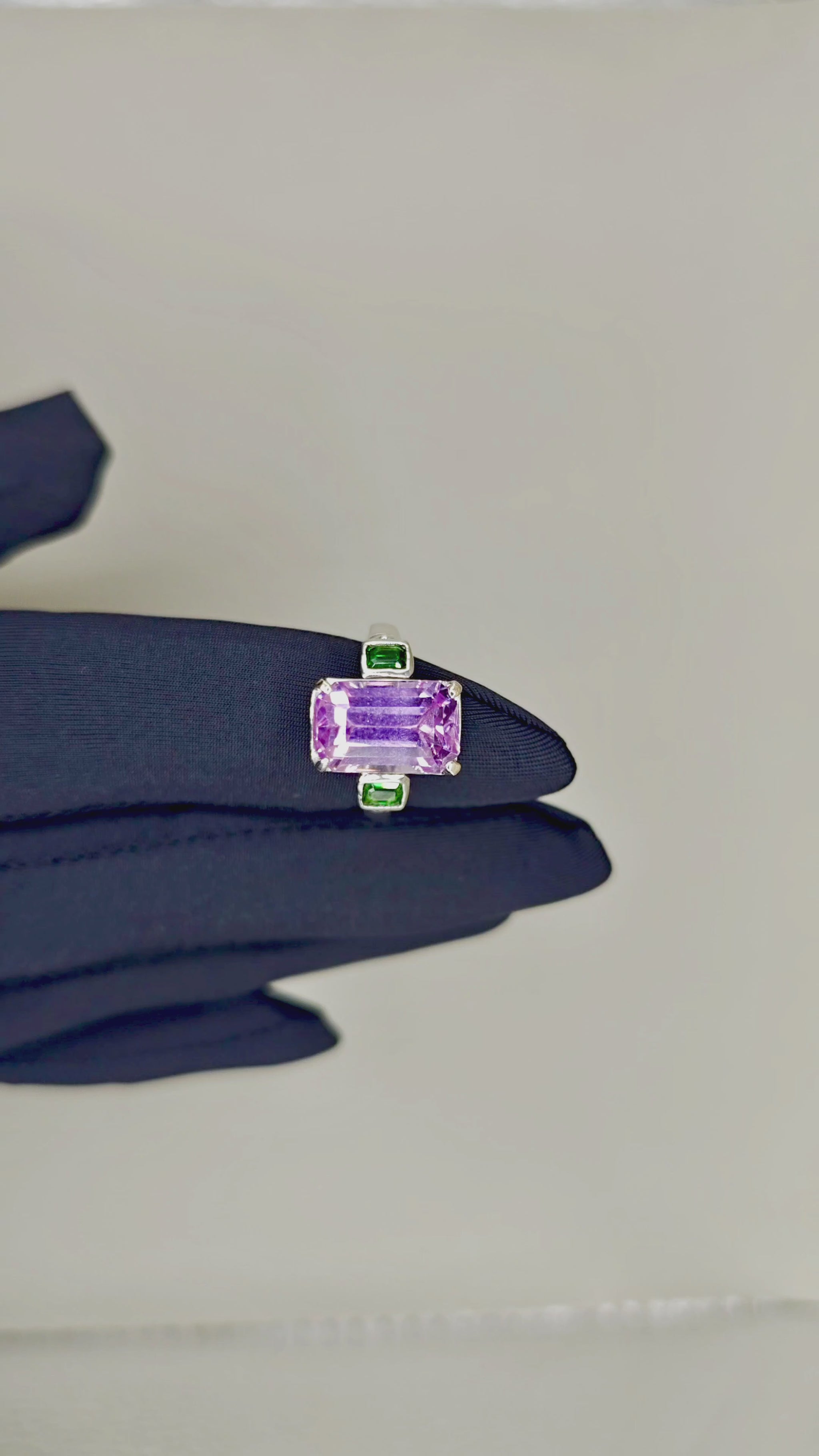 Elyra Kunzite Ring – video 5