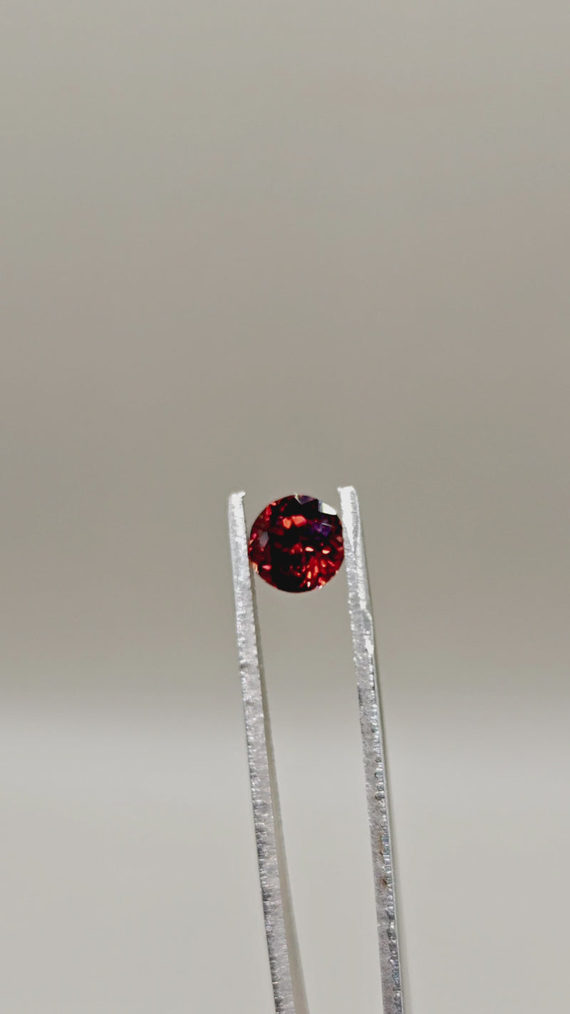 Natural Zircon 2.16 ct Round – video