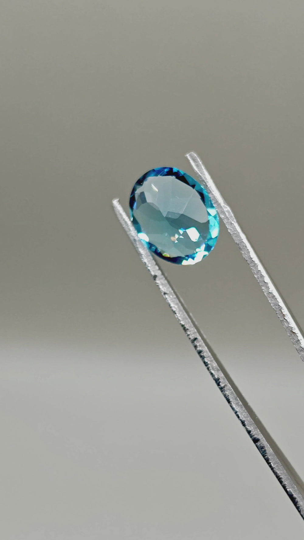 Natural Swiss Blue Topaz (Irradiated) 7.48 ct Oval – video 2