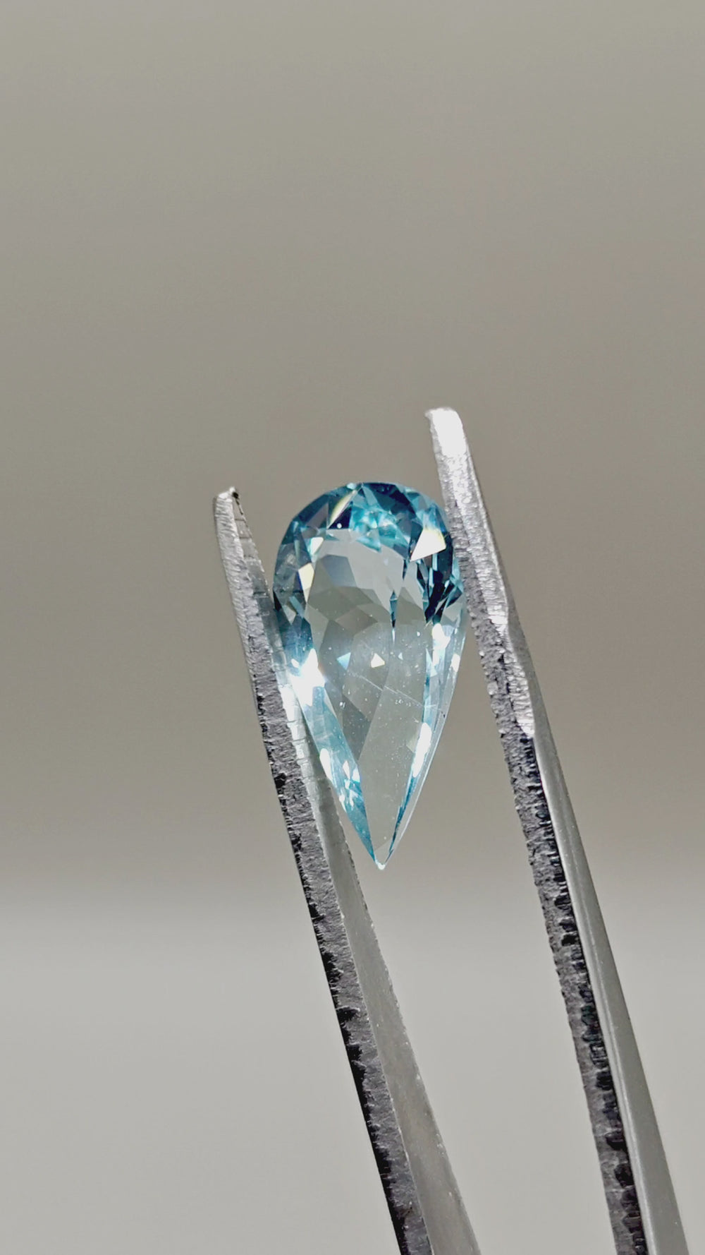 Natural Aquamarine 4.18 ct Pear – video