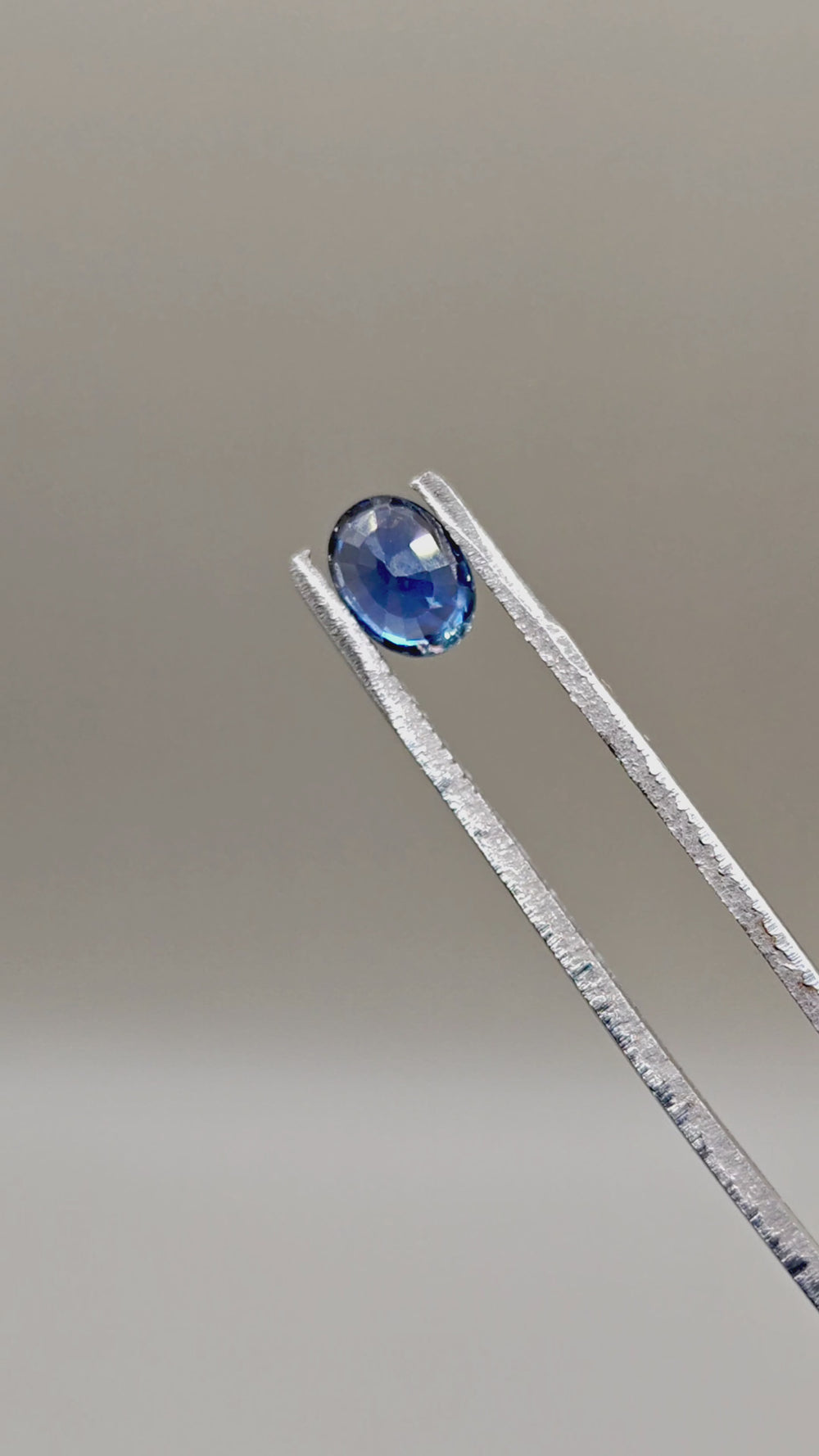 Natural Sapphire 1.58 ct Oval – video 2