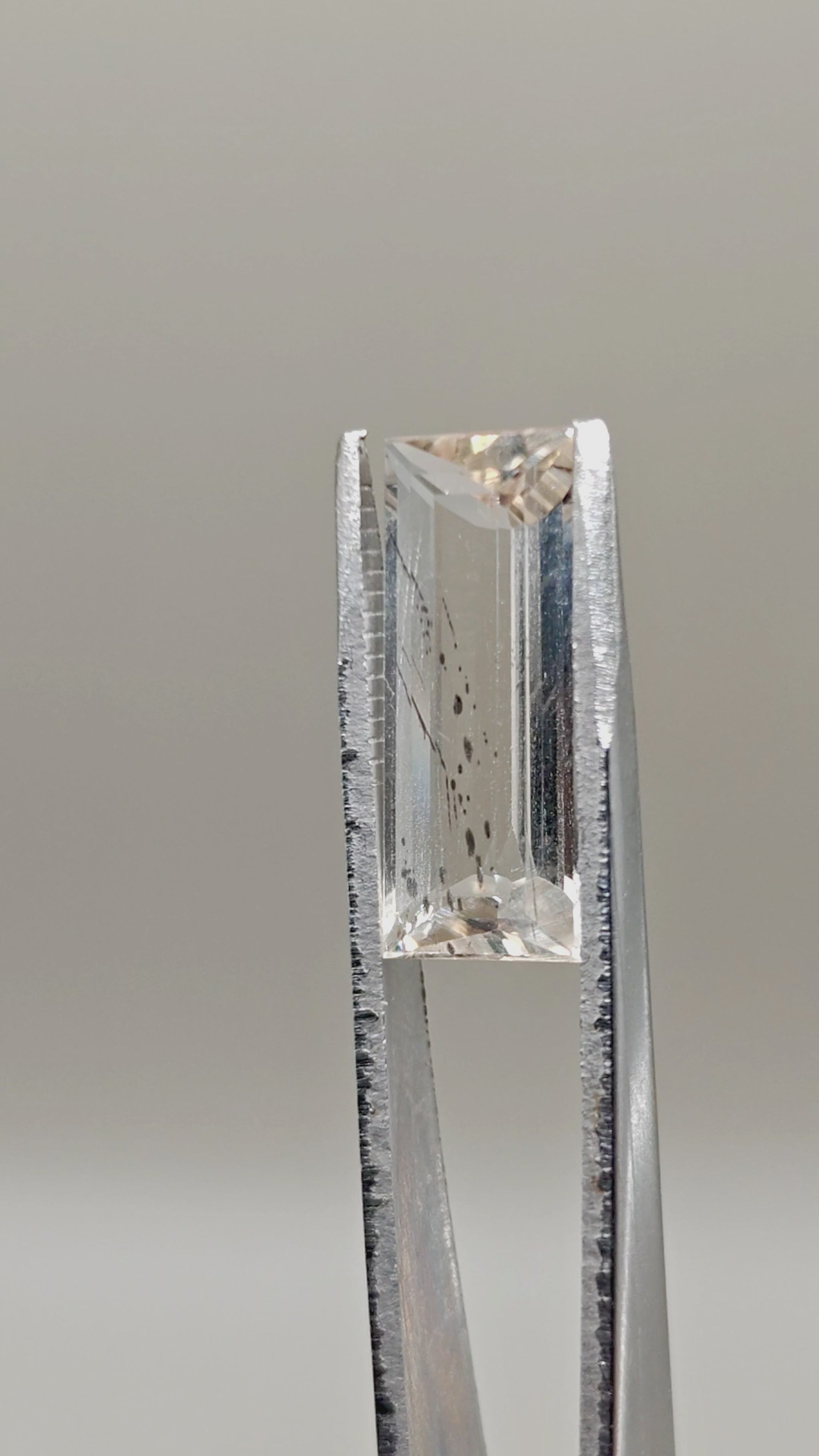 Natural Scapolite 7.10 ct Baguette – video