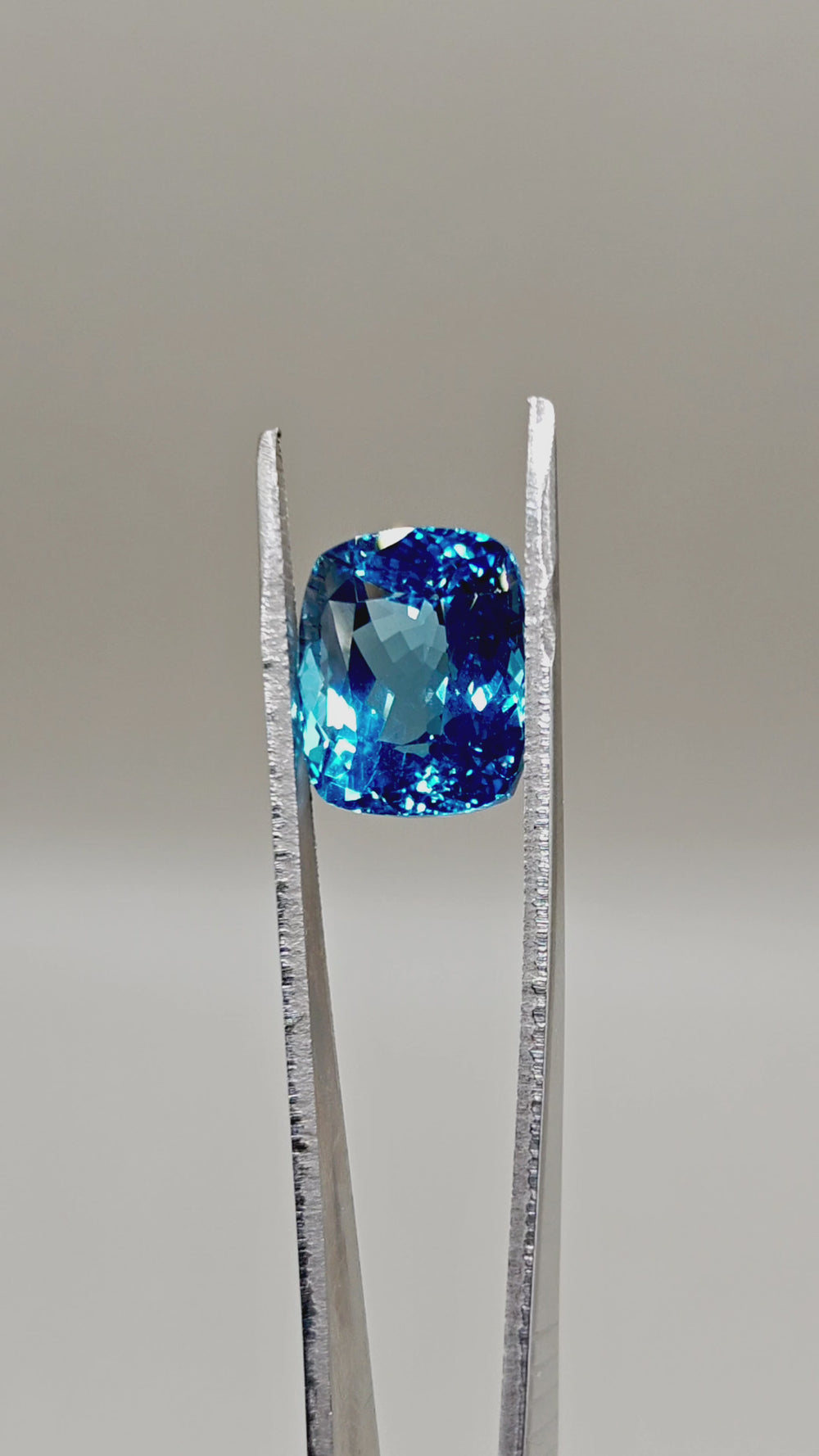 Natural London Blue Topaz (Irradiated) 17.25 ct Cushion – video