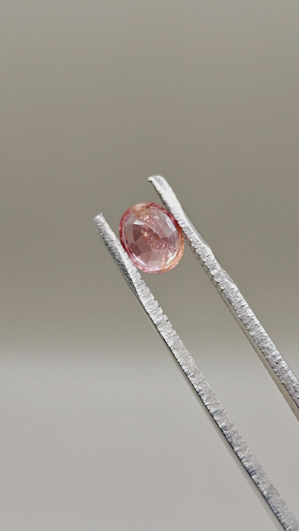 Natural Burmese Spinel 1.50 ct Oval – video 2