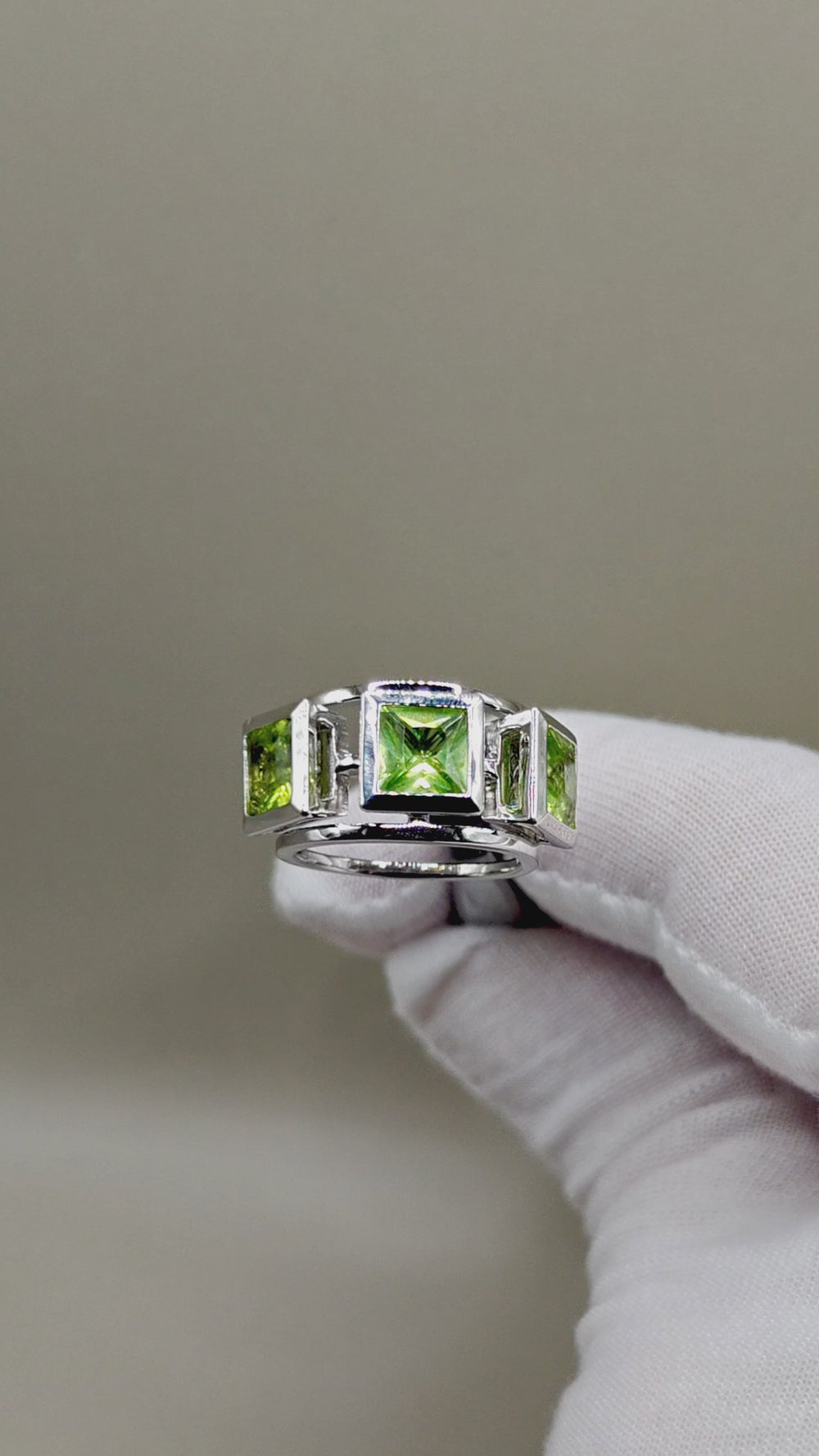 Virelle Peridot Ring – video