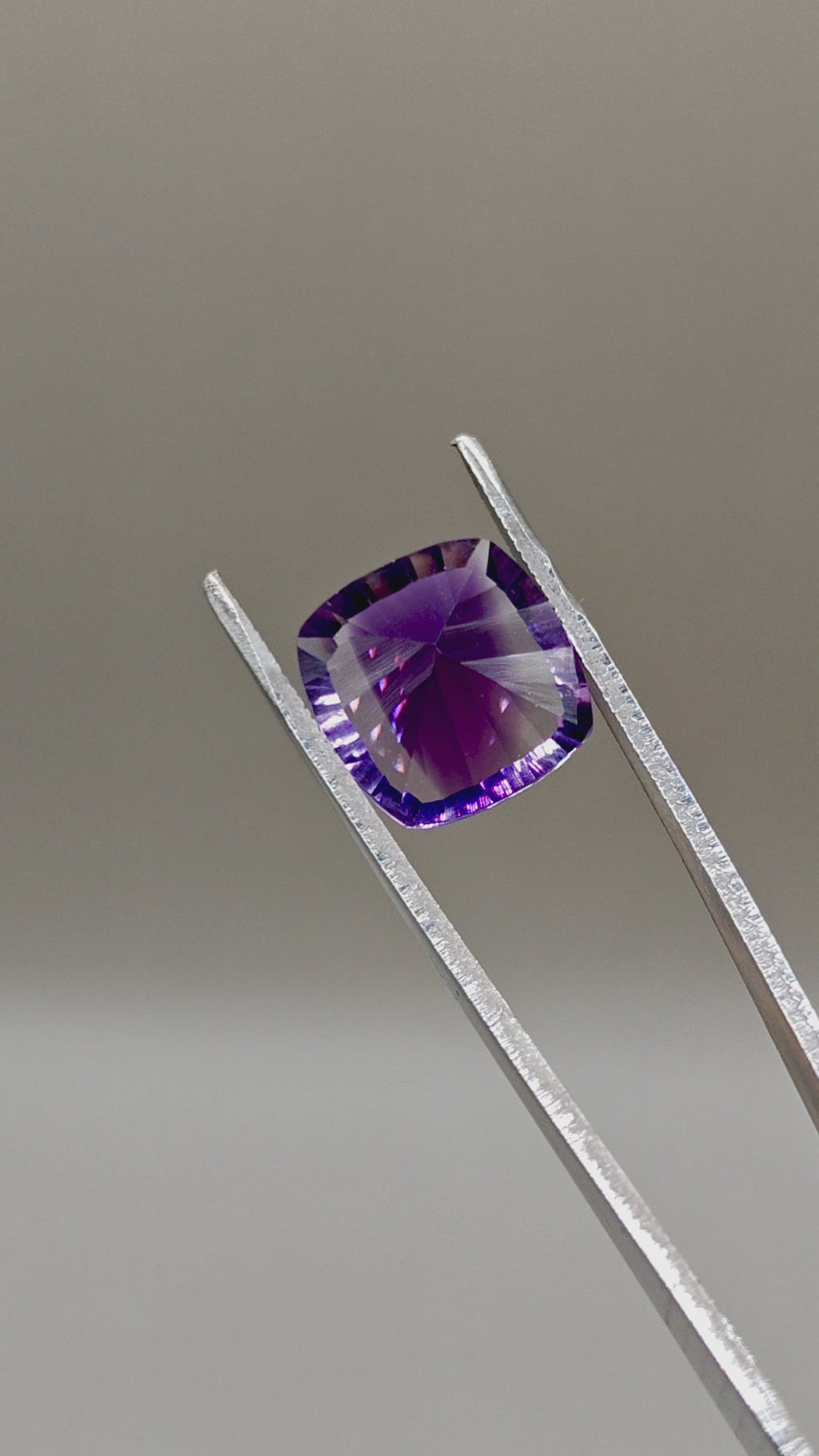 Natural Amethyst 10.10 ct Cushion – video 2
