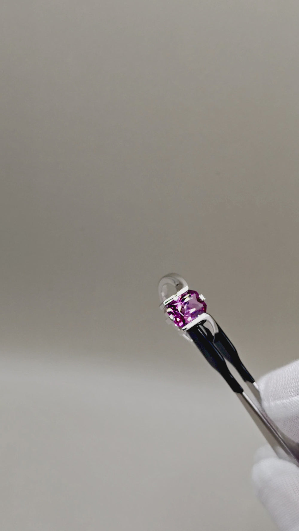 Avale Rhodolite Ring – video 2