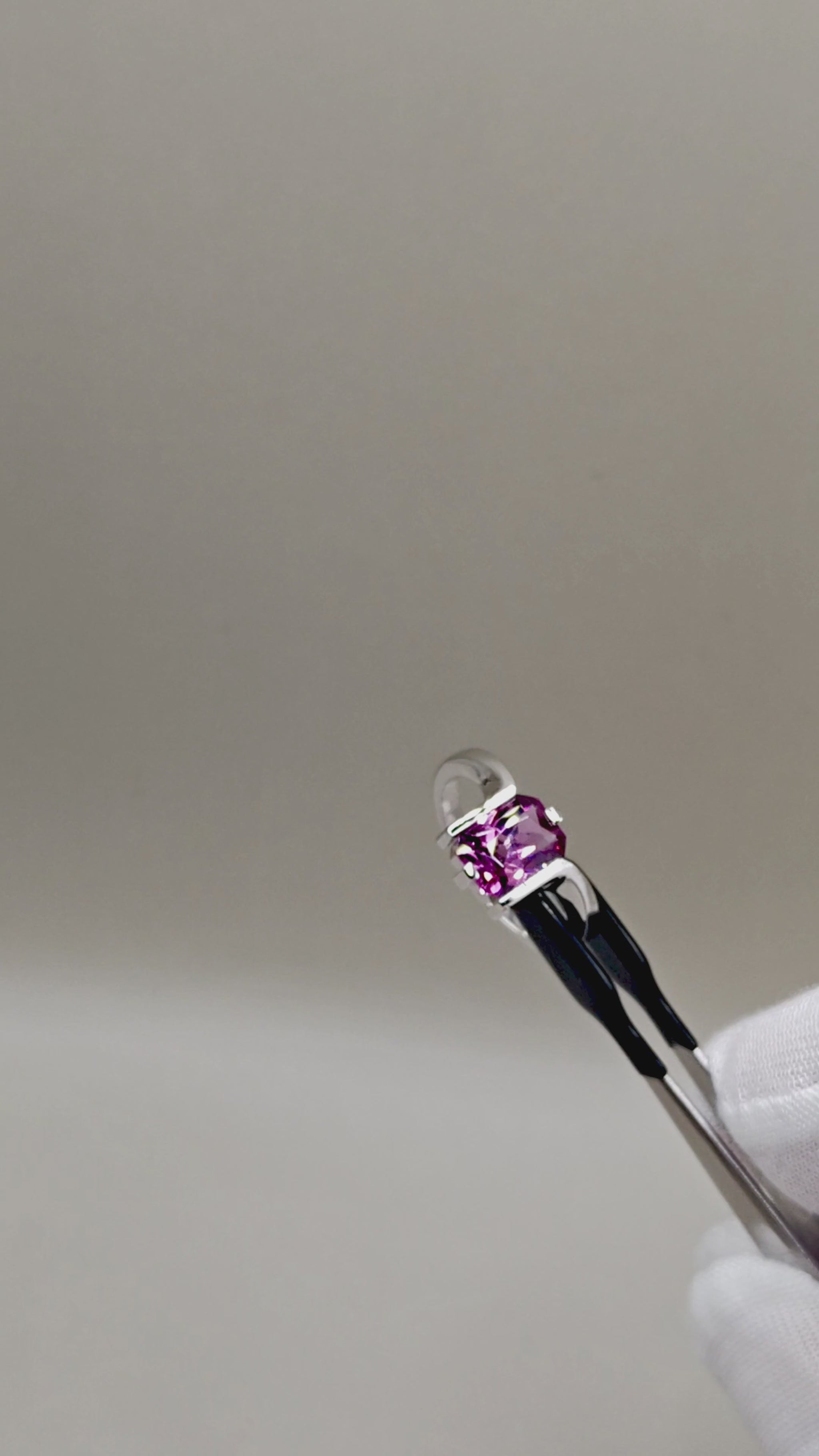 Avale Rhodolite Ring – video 2