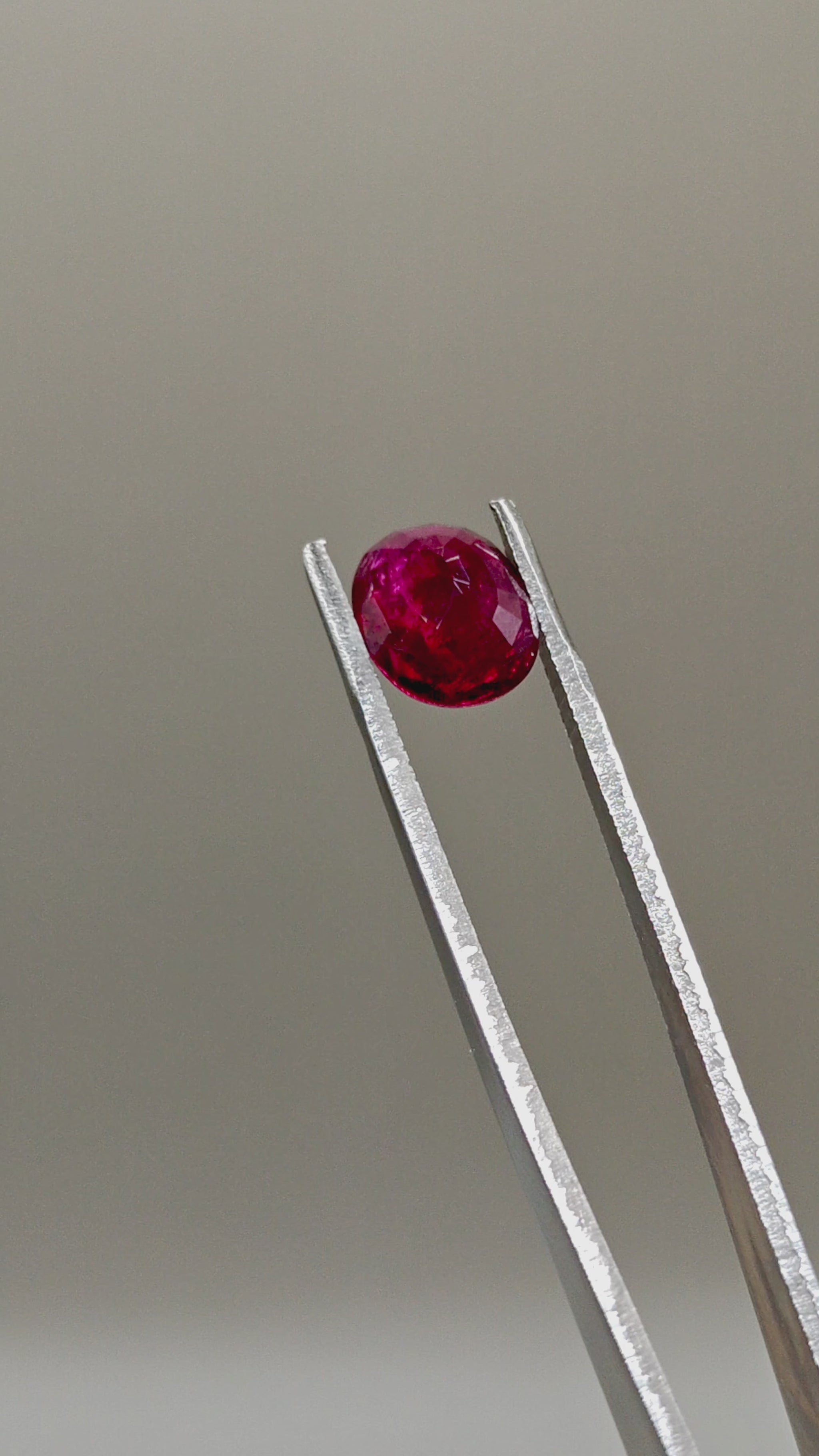 Natural Rubellite Tourmaline 3.47 ct Oval – video 2