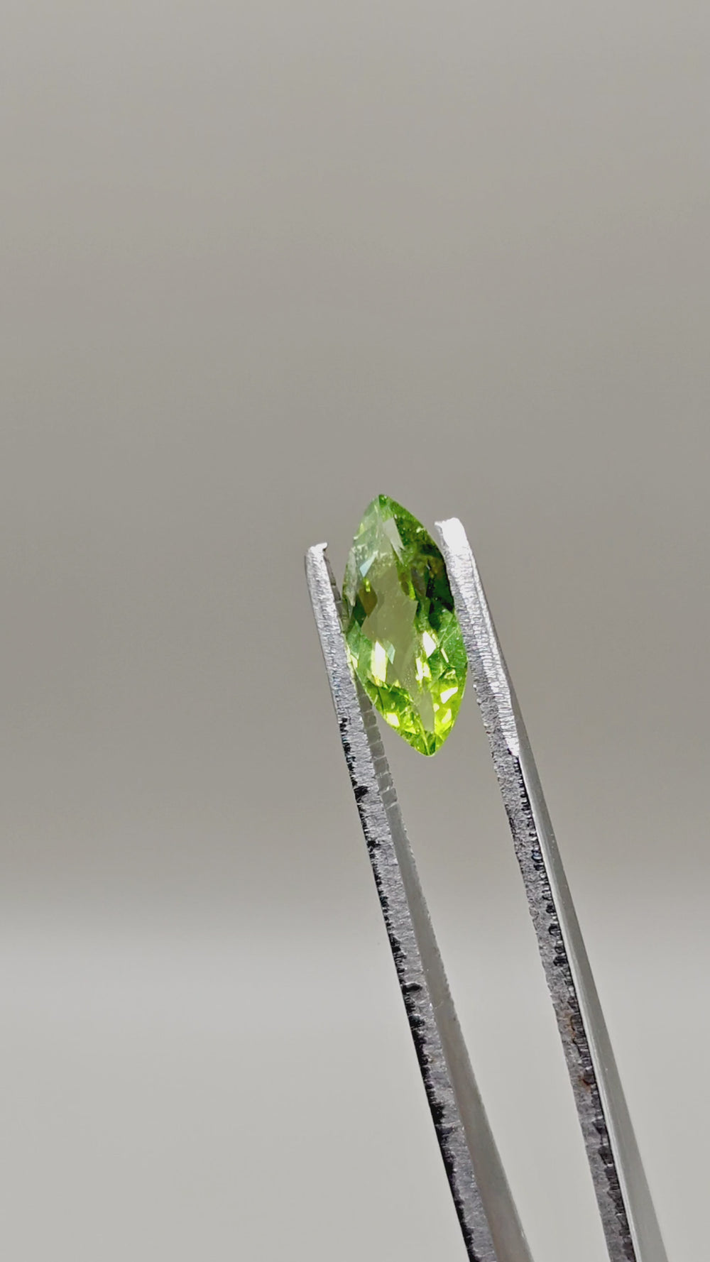 Natural Peridot 1.98 ct Marquise – video