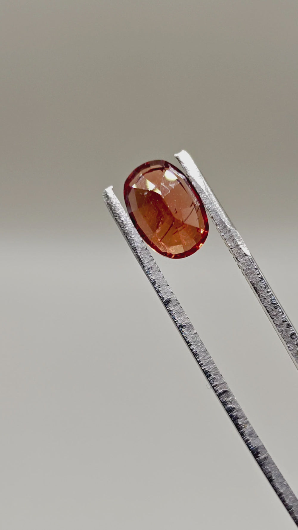 Natural Spessartite 3.53 ct Oval – video 2