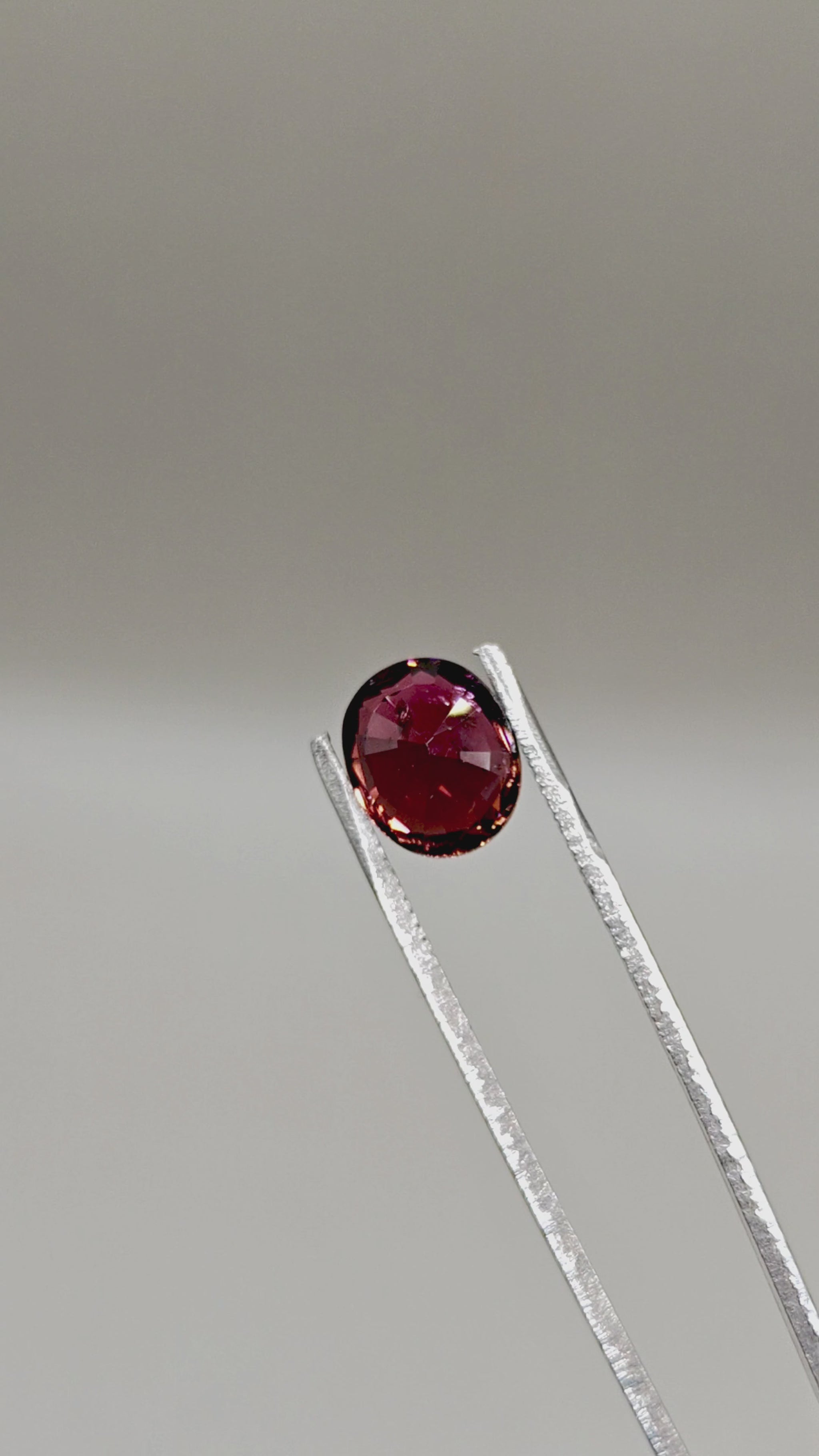 Natural Tourmaline 3.97 ct Oval – video 2