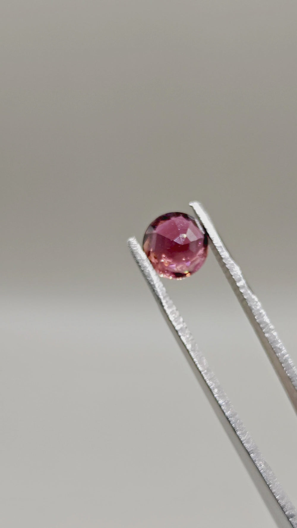Natural Tourmaline 1.84 ct Round – video 2
