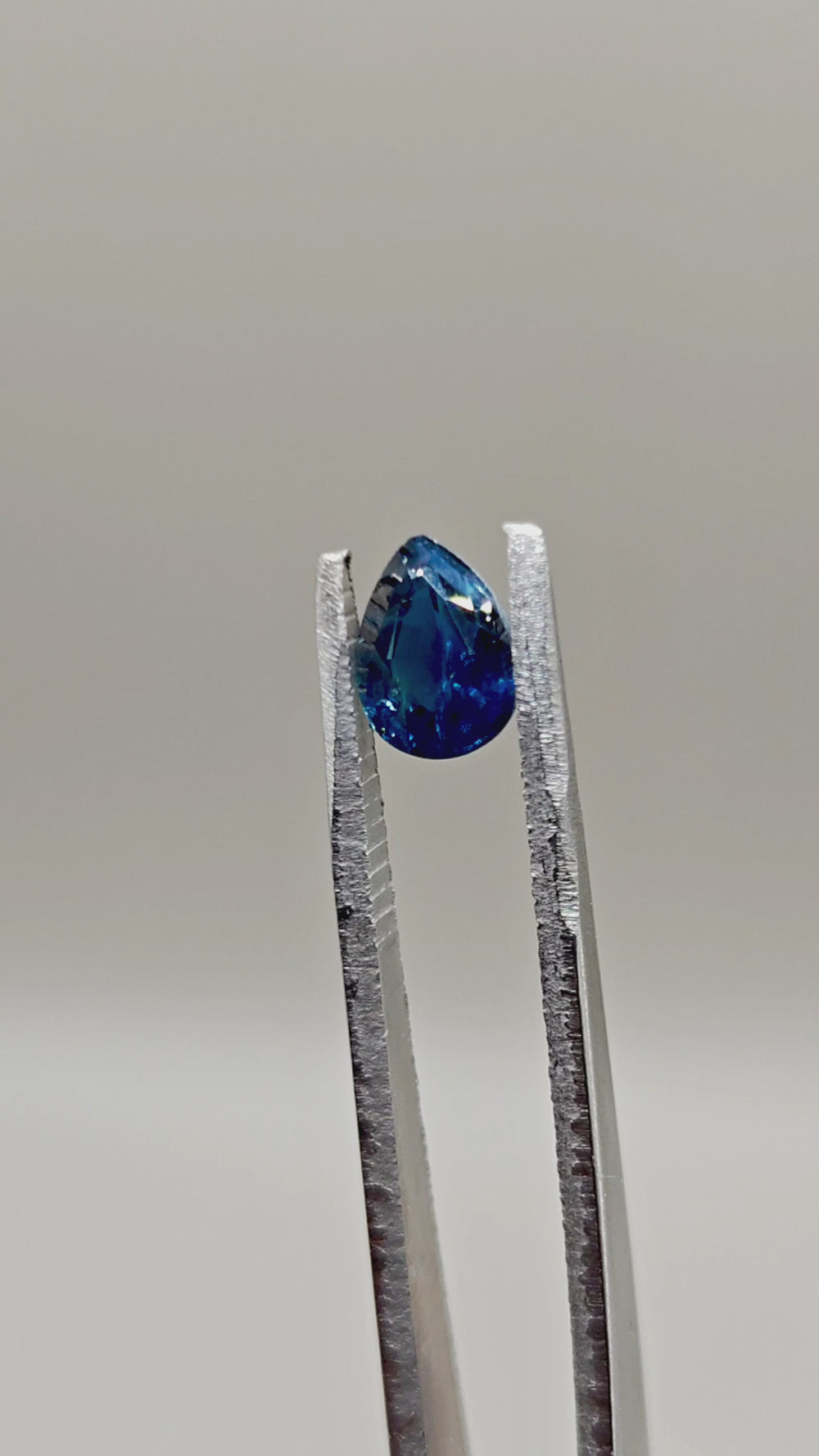 Natural Sapphire 1.31 ct Pear – video